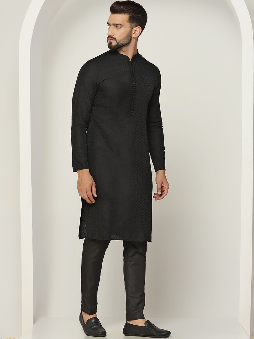 

KISAH Men Textured Regular Fit Abstract Print Kurta, Black