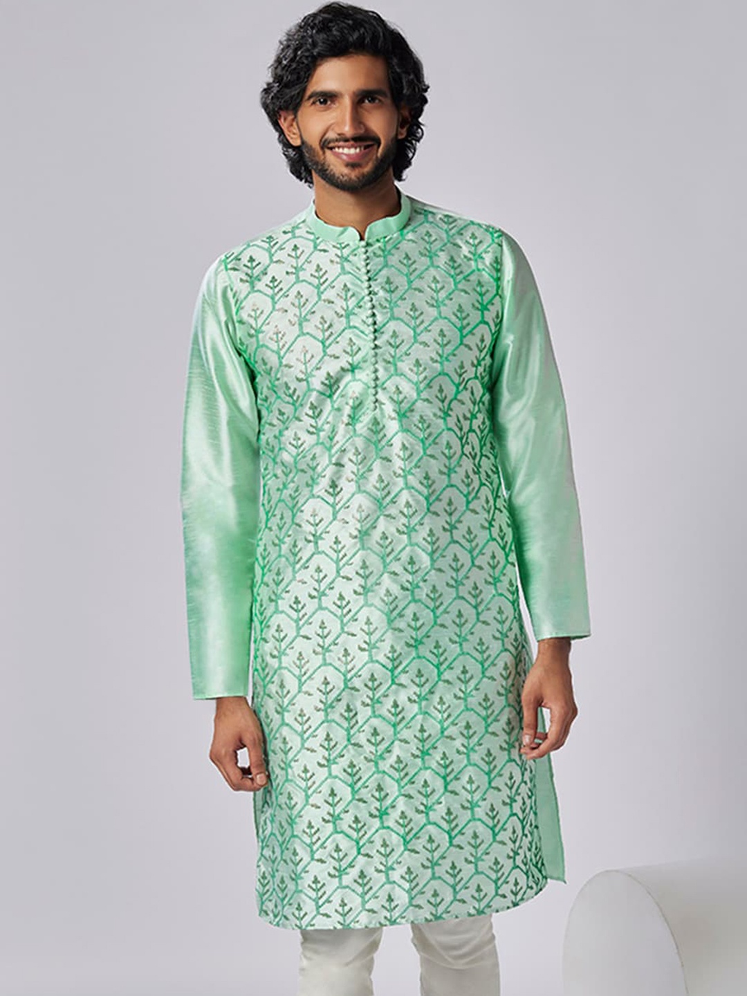 

KISAH Ethnic Motifs Embroidered Mandarin Collar Kurta, Sea green