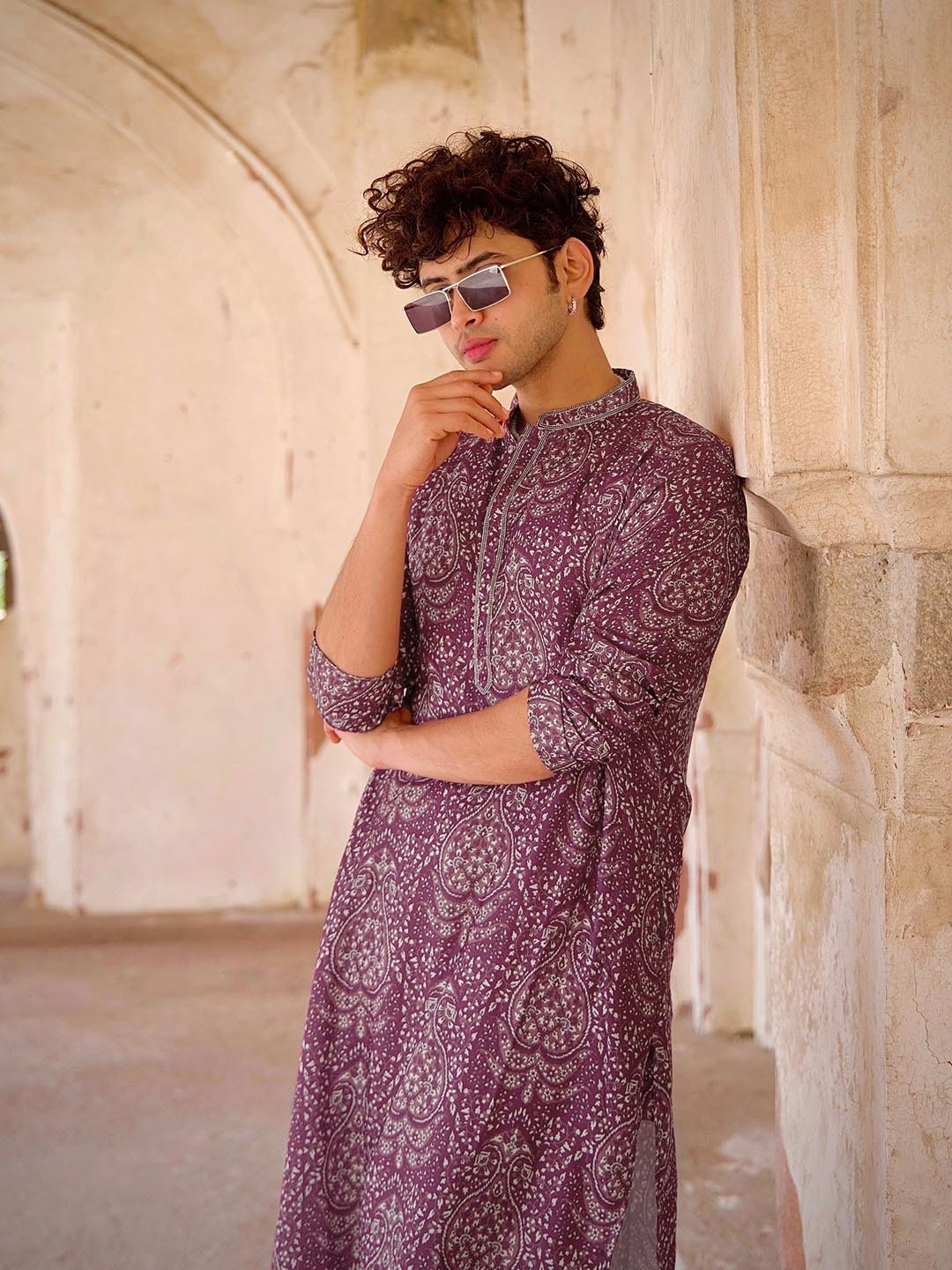 

KISAH Men Abstract Printed Regular Fit Kurta, Burgundy