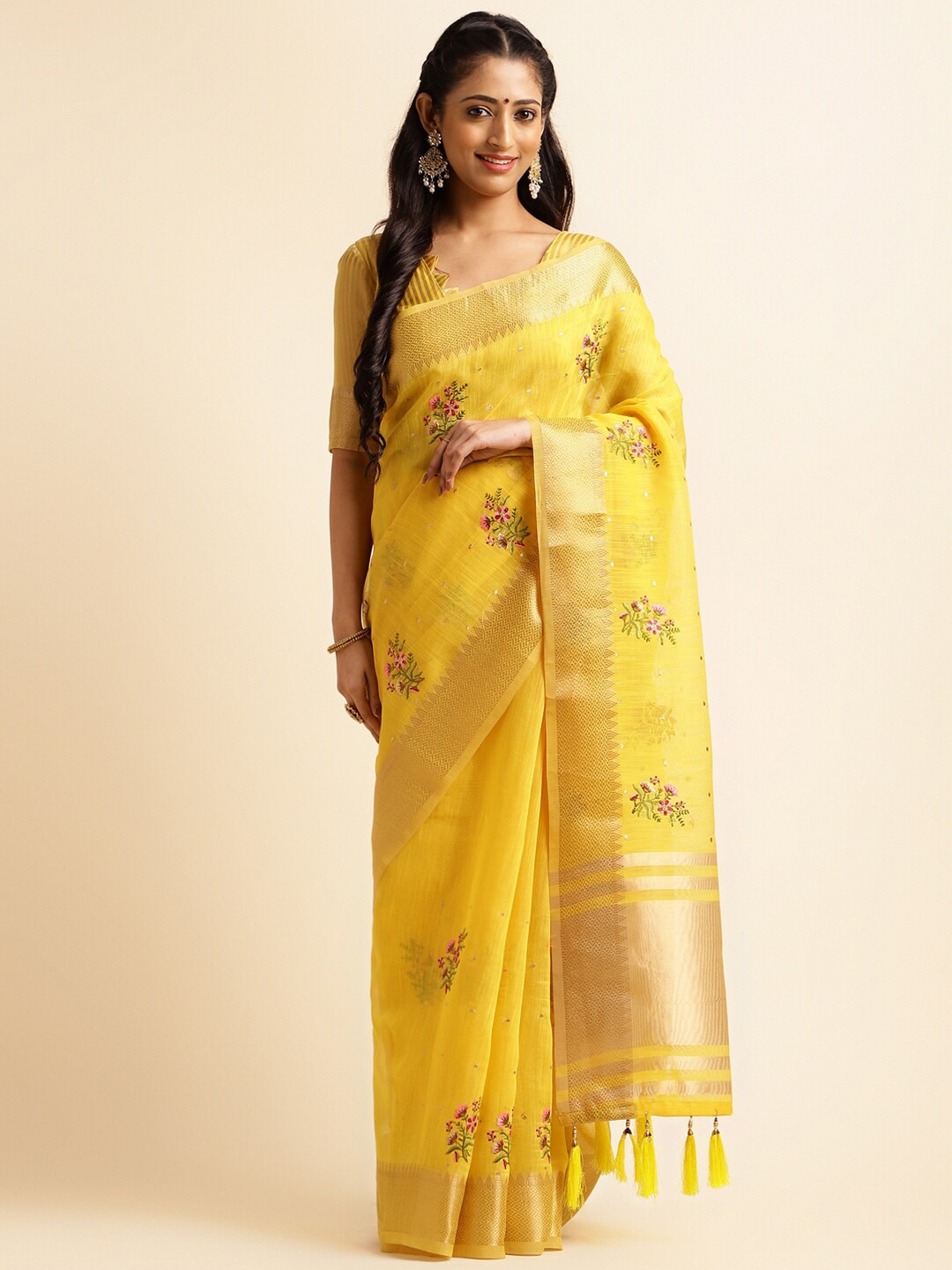 

ALAGINI Floral Embroiderd Zari Silk Cotton Saree, Yellow