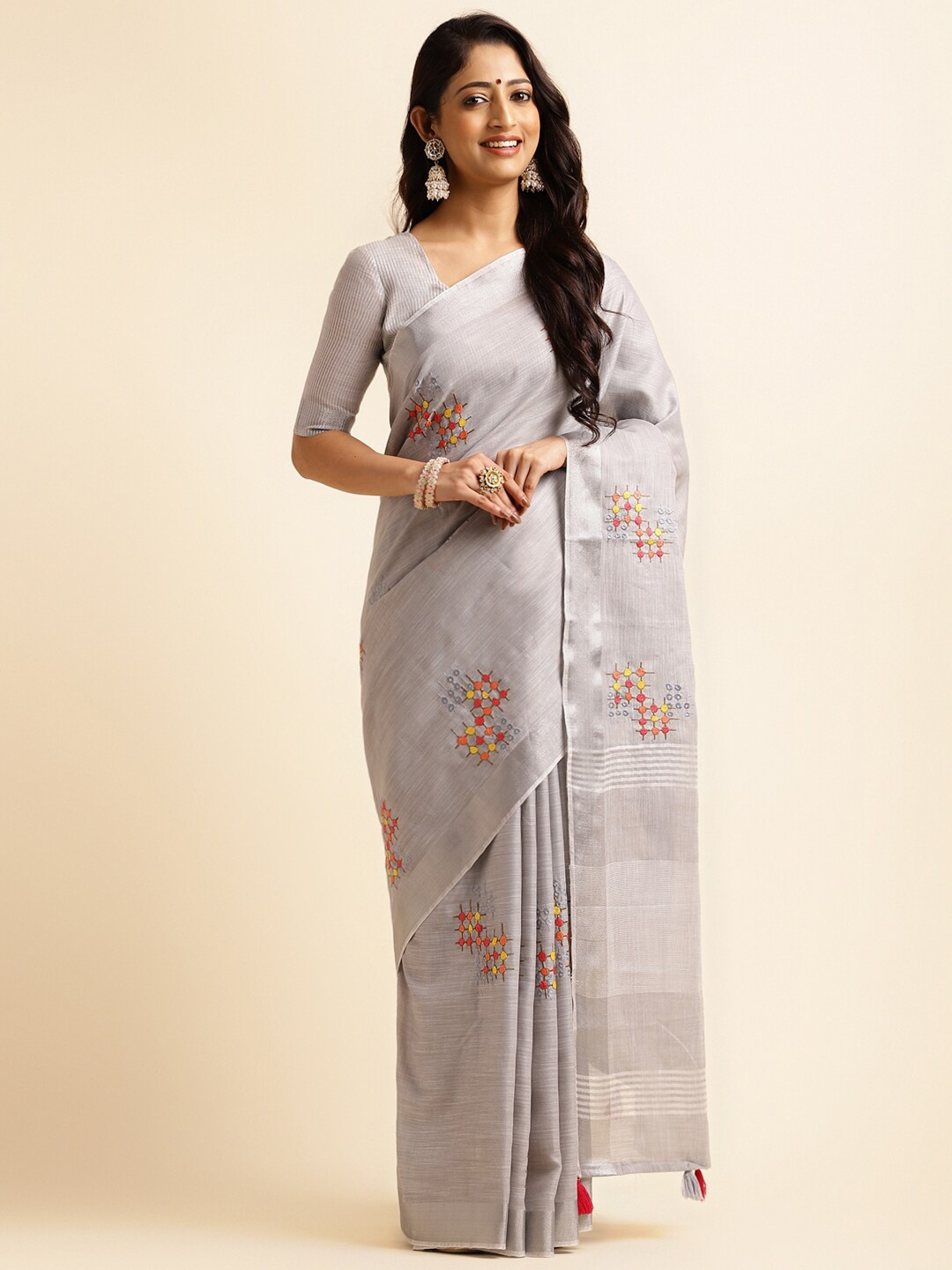 

ALAGINI Geometric Embroidered Pure Linen Baluchari Saree, Grey