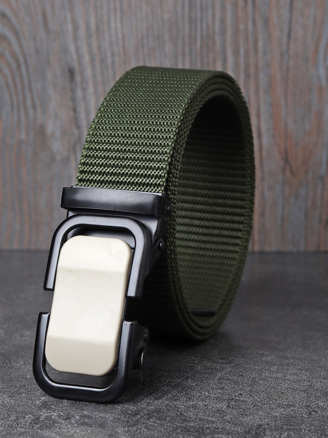

HENEDA Men Textured Belt, Green