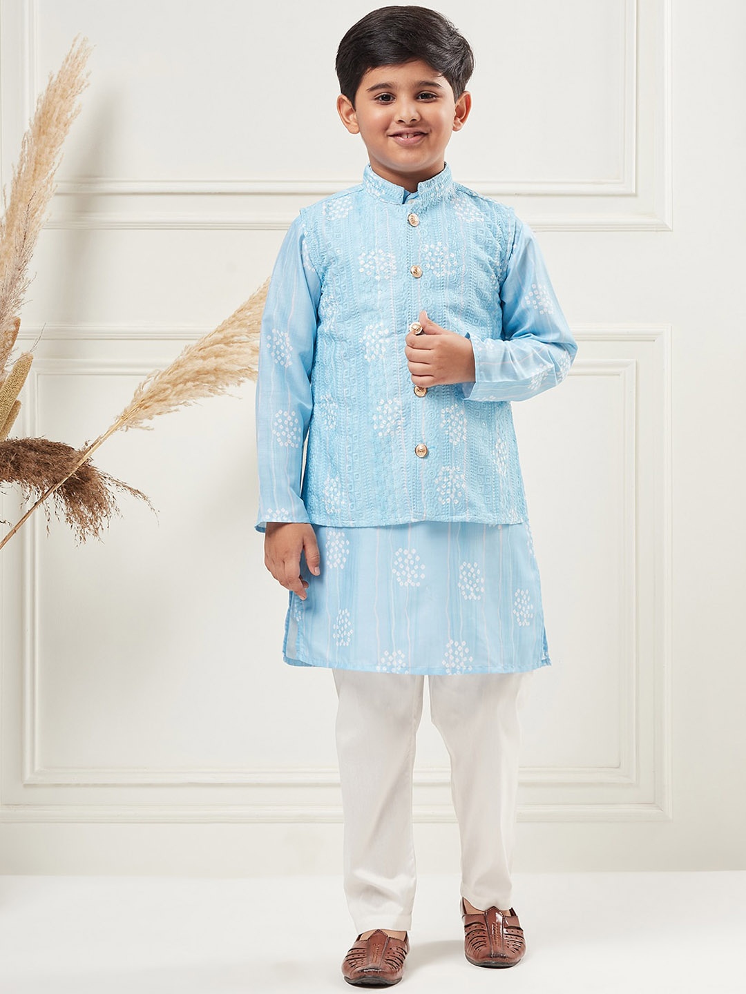 

Stylo Bug Boys Bandhani Printed Kurta With Pyjamas & Nehru Jacket, Blue