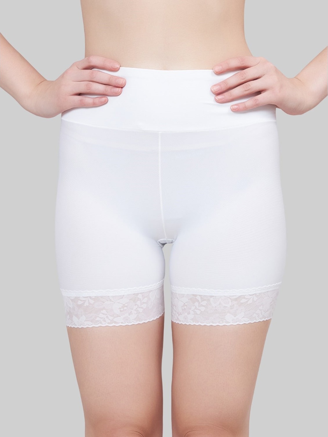

PLUMBURY Slim Fit High-Rise Rapid-Dry Cycling Sports Shorts, White