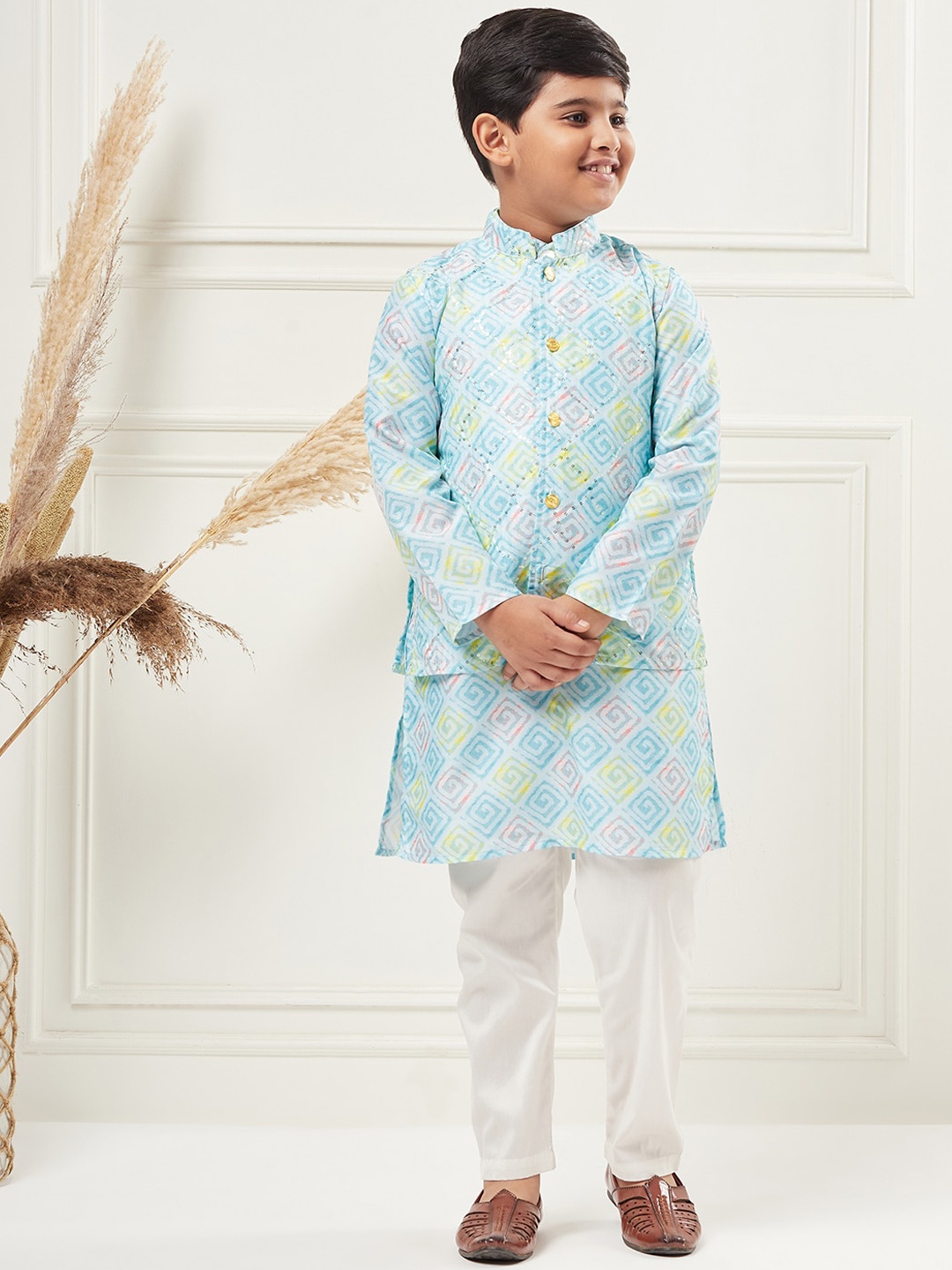 

Stylo Bug Boys Geometric Printed Kurta With Pyjamas & Nehru Jacket, Blue