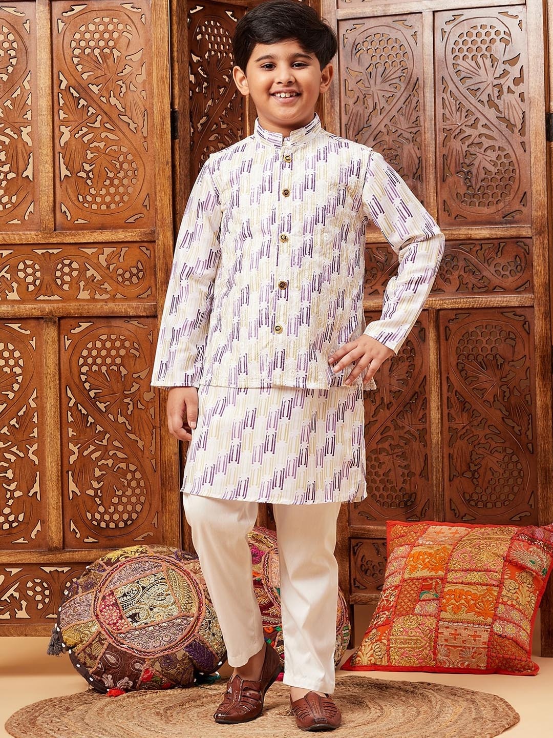

Stylo Bug Boys Printed Regular Kurta & Pyjamas With Nehru Jacket, White
