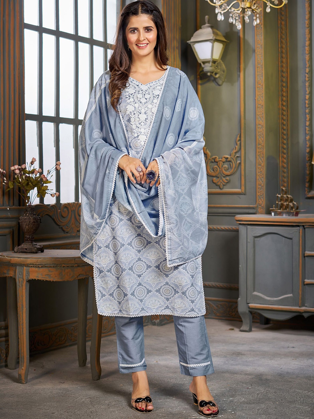 

PREMROOP- THE STYLE YOU LOVE Floral Printed Pure Cotton Kurta & Trousers With Dupatta, Lavender
