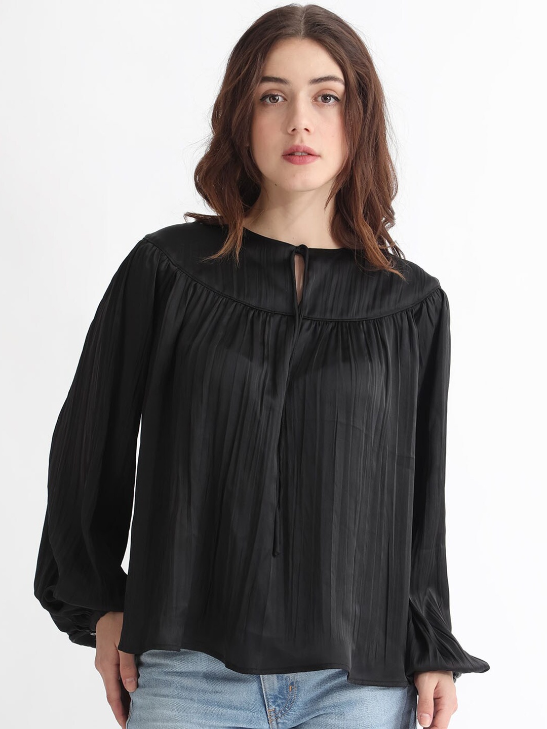 

RAREISM Bishop Sleeves Top, Black