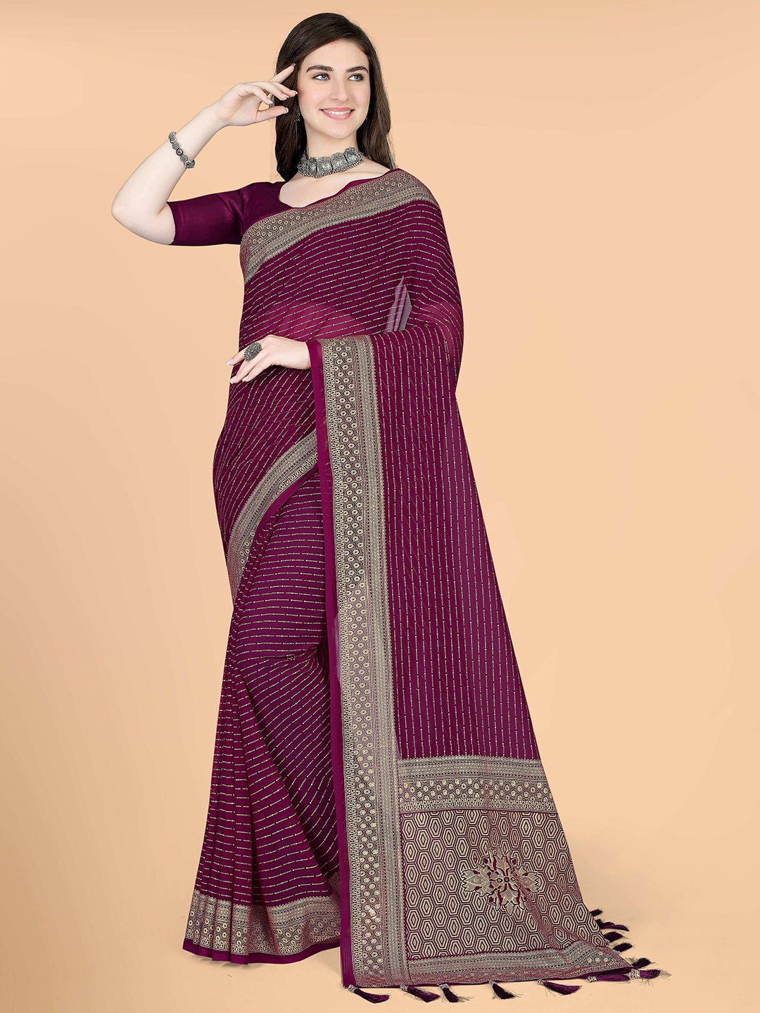 

Munir Ethnic Motifs Woven Designed Zari Saree, Magenta