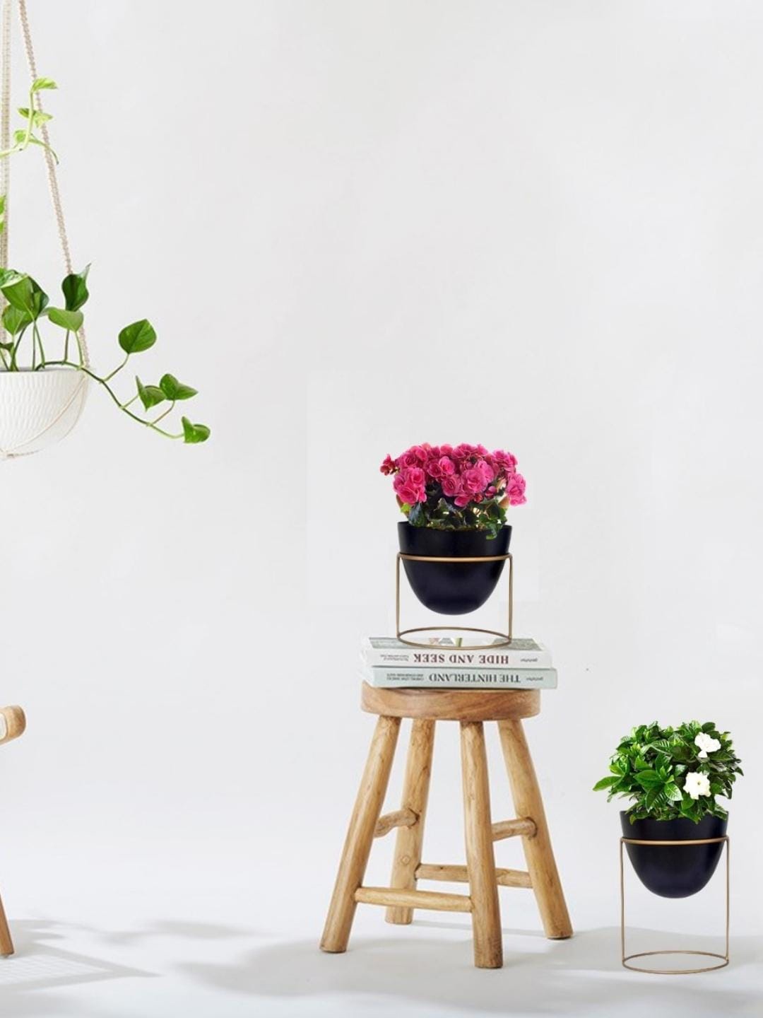 

ecofynd Black & Metallic-toned 2 Pieces Metal Planter Pot With Stand
