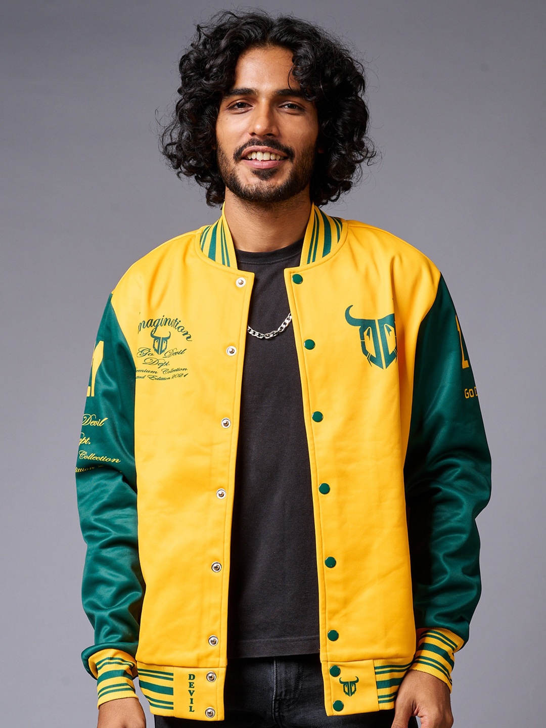 

GO DEVIL Colourblocked Stand Collar Varsity Jacket, Yellow