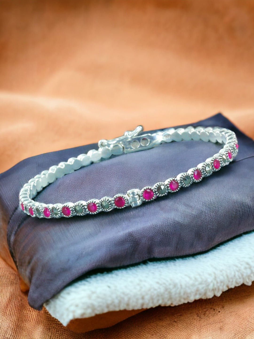 

Taraash 925 Sterling Silver Rhodium-Plated CZ-Studded Bangle