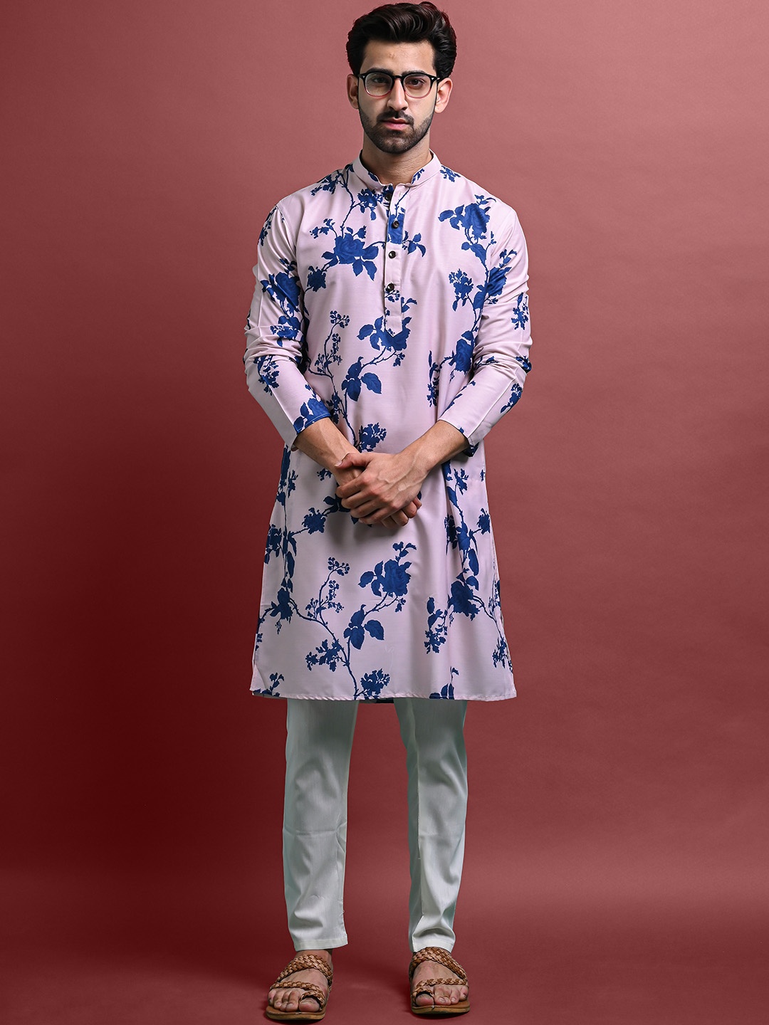 

VESHAM Men Floral Printed Kurta With Pyjamas, Blue