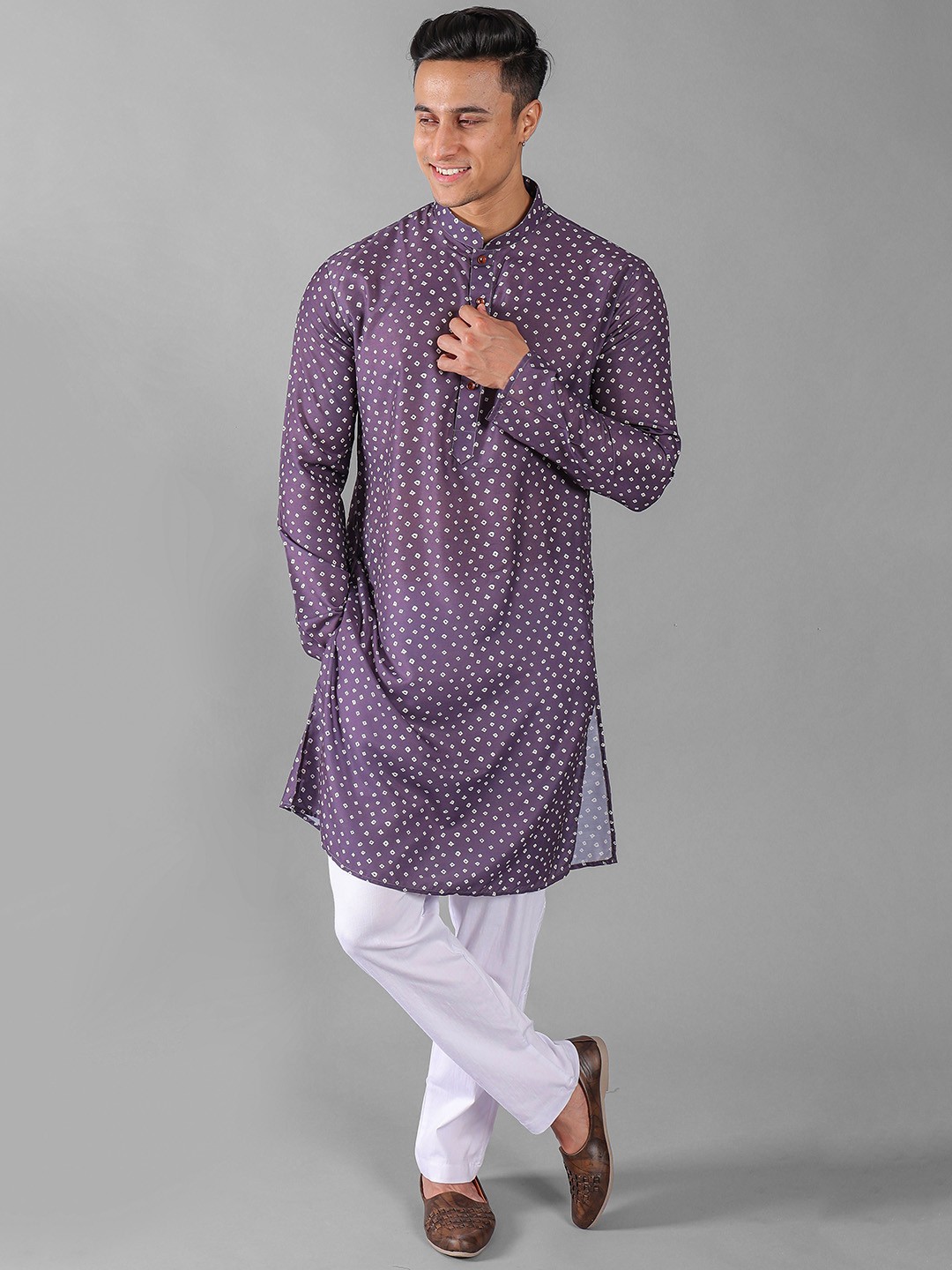 

VESHAM Bandhani Printed Mandarin Collar Straight Kurta With Pyjamas, Purple