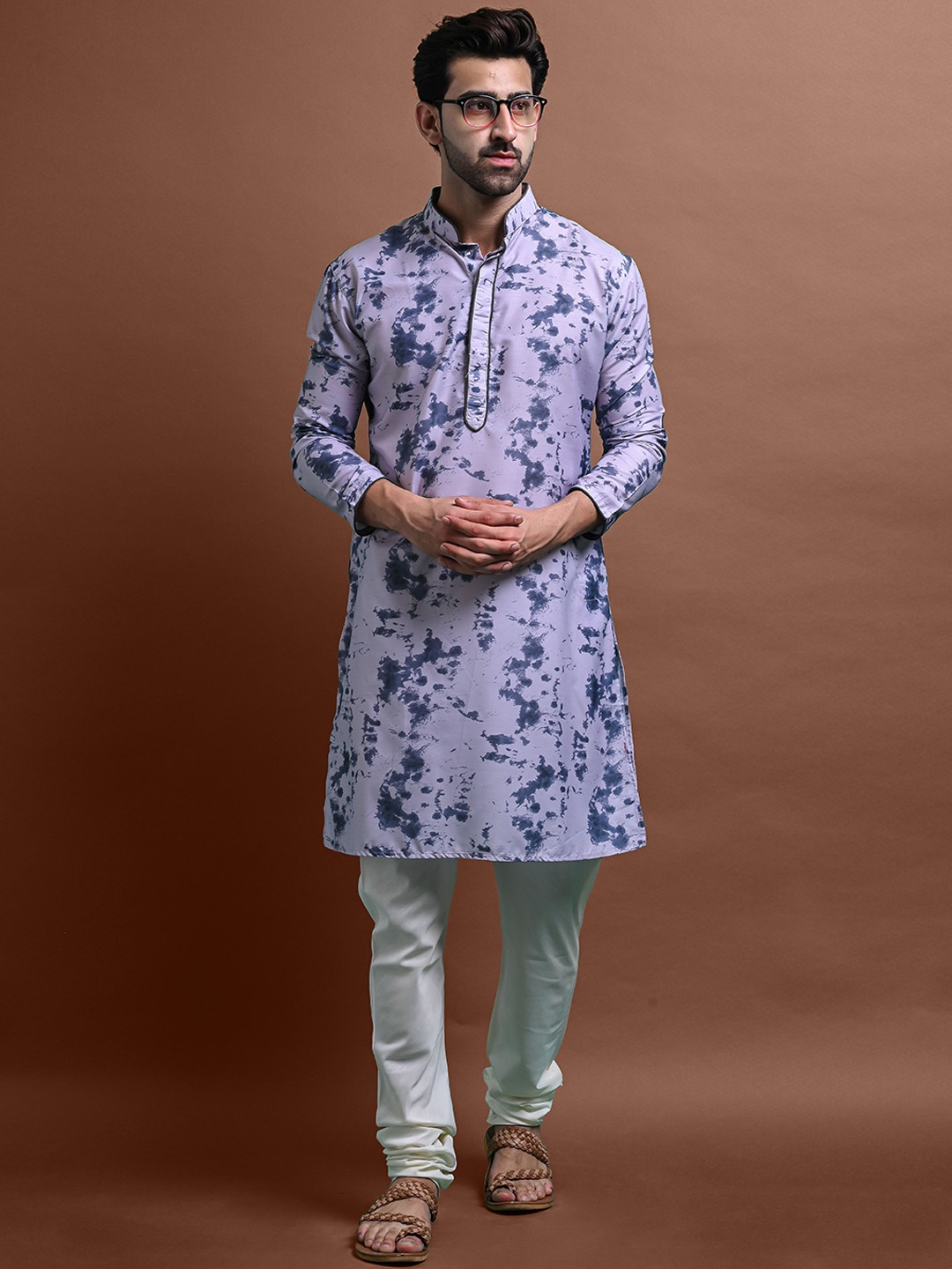 

VESHAM Abstract Printed Regular Silk Crepe Kurta with Pyjamas, White