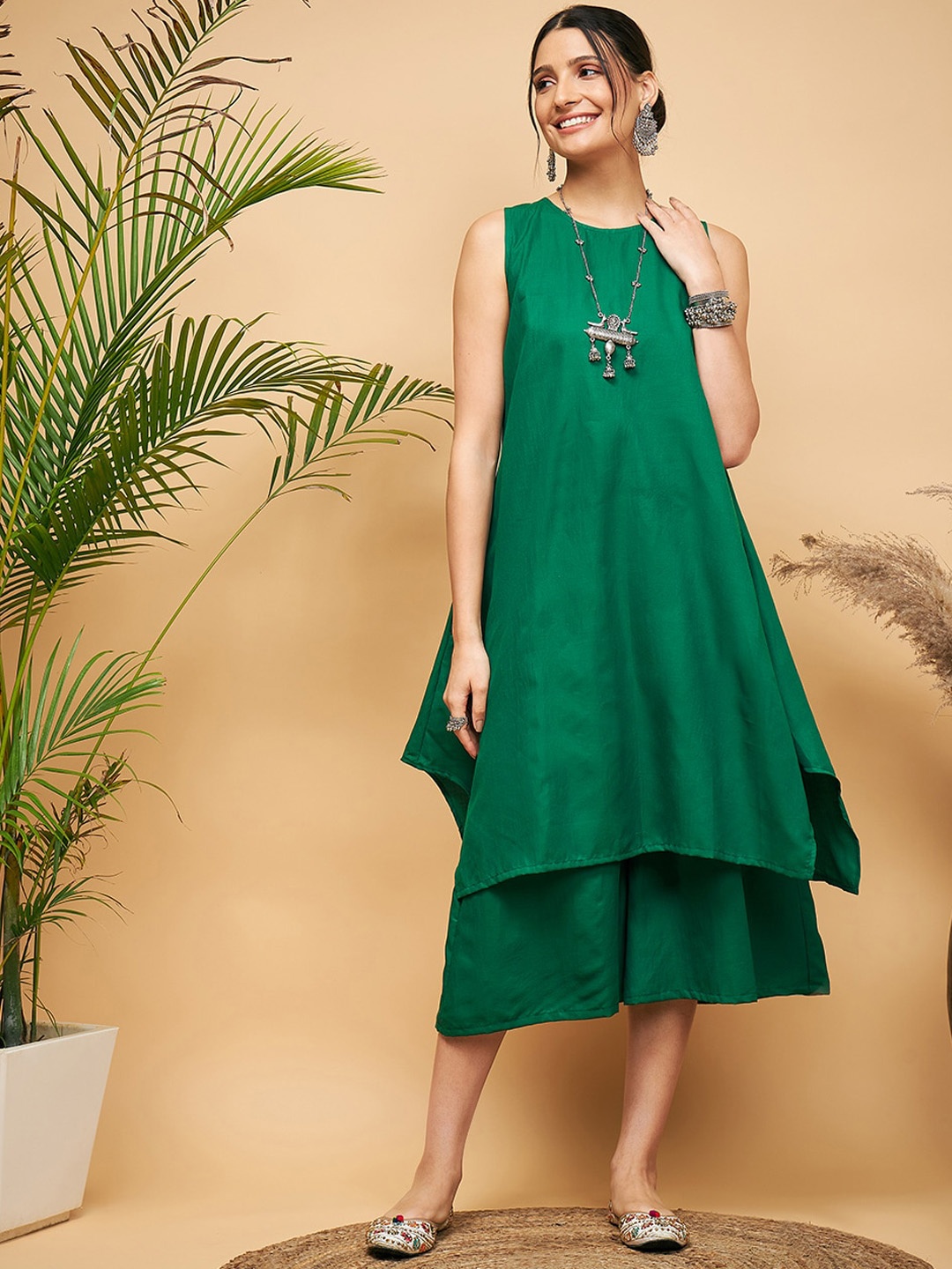 

InWeave Regular A-Line Kurta With Palazzos, Green