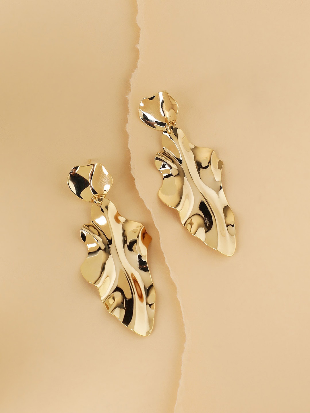 

SOHI Gold-Plated Contemporary Drop Earrings