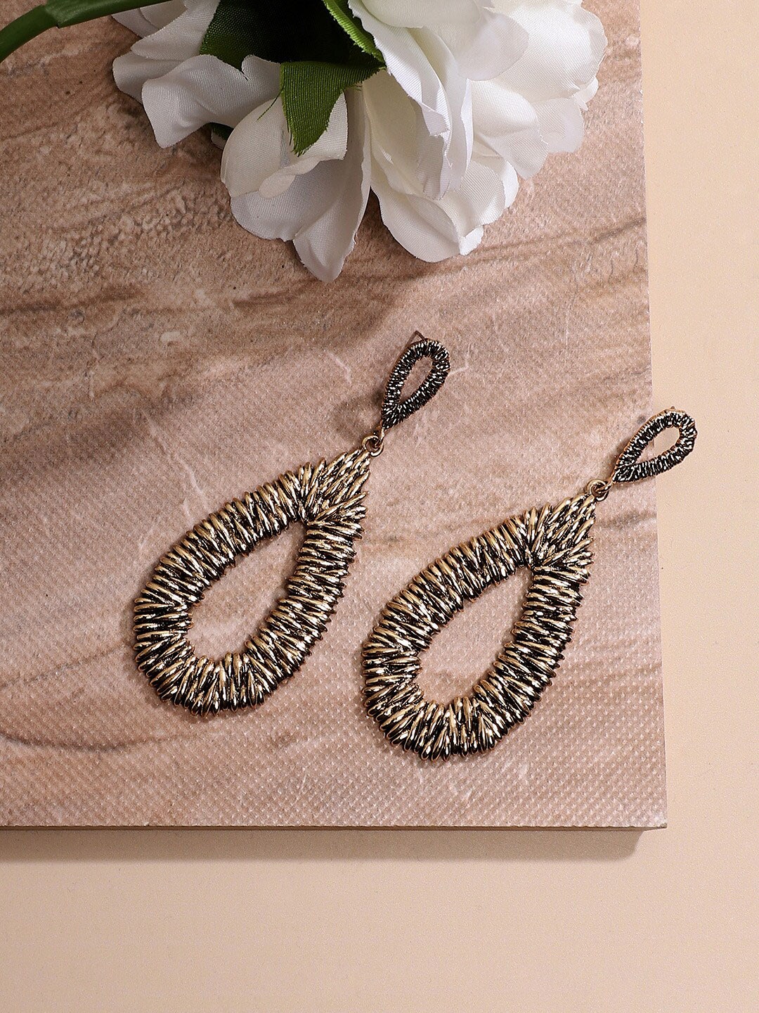 

SOHI Gold-Plated Teardrop Shaped Drop Earrings