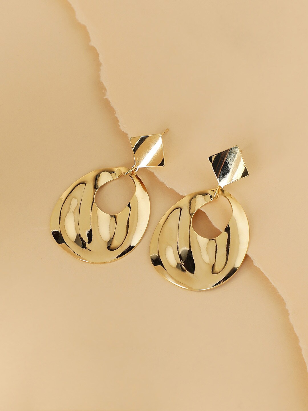 

SOHI Gold-Plated Contemporary Drop Earrings