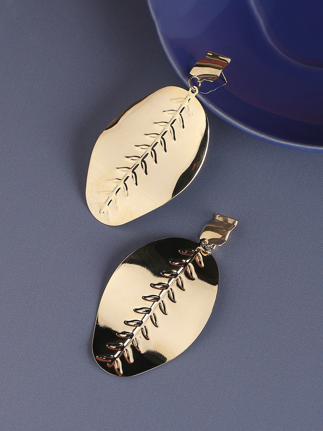 

SOHI Gold-Plated Contemporary Drop Earrings