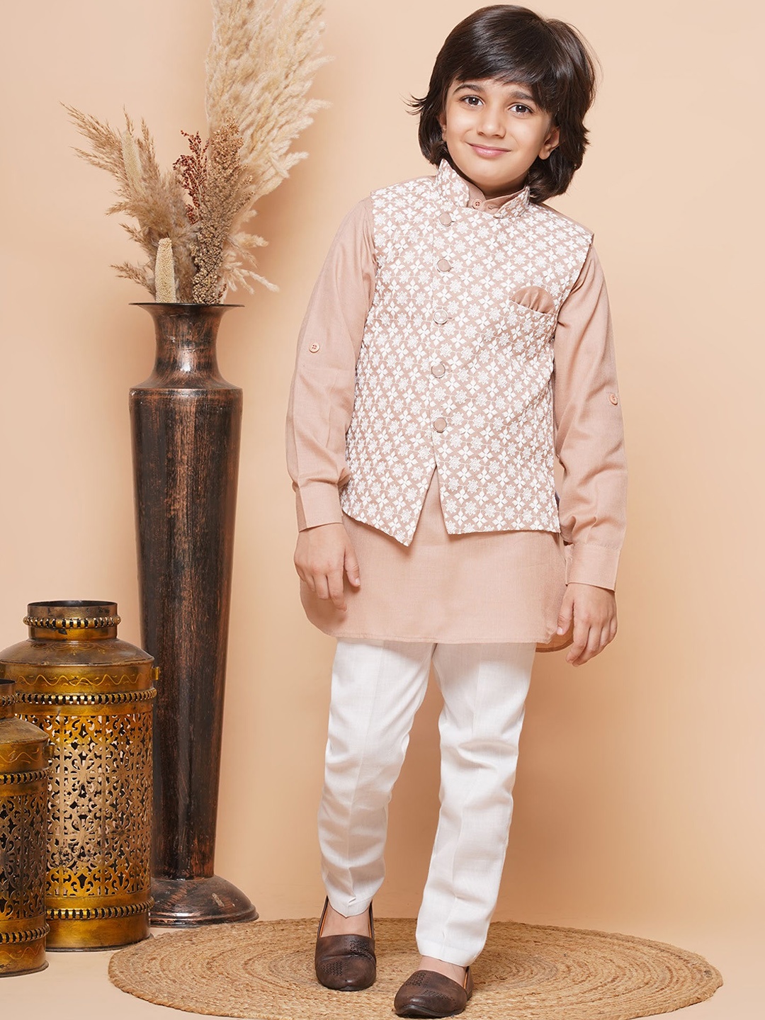 

Aj DEZInES Boys Pure Cotton Straight Kurta & Pyjamas With Nehru jacket, Peach