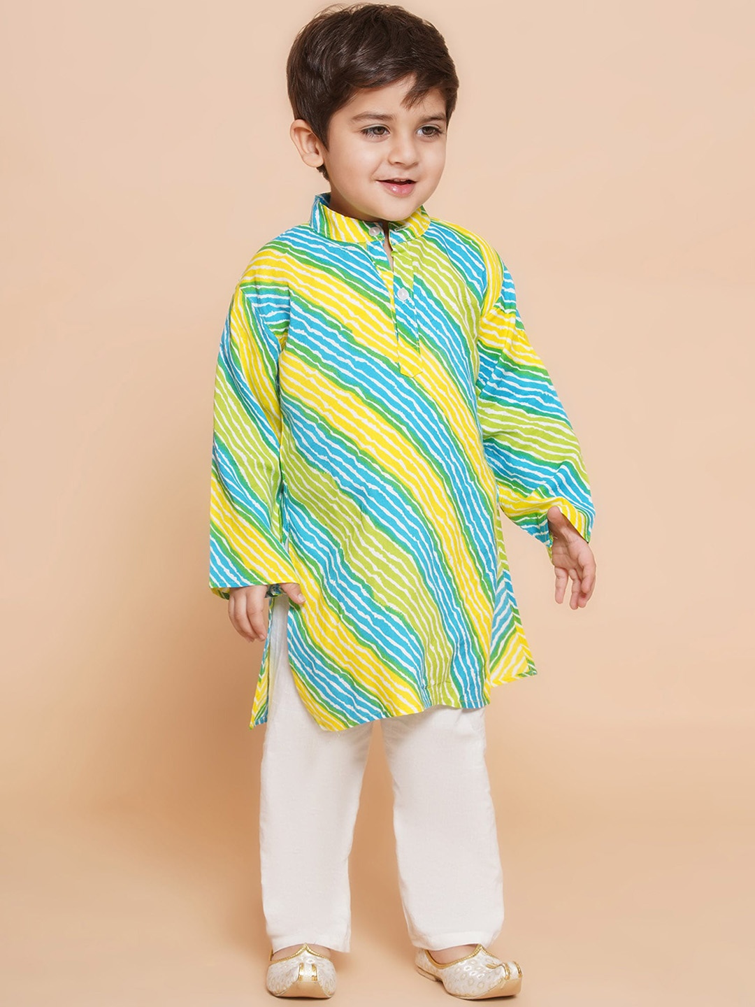 

Aj DEZInES Boys Leheriya Printed Regular Pure Cotton Kurta With Pyjamas, Blue
