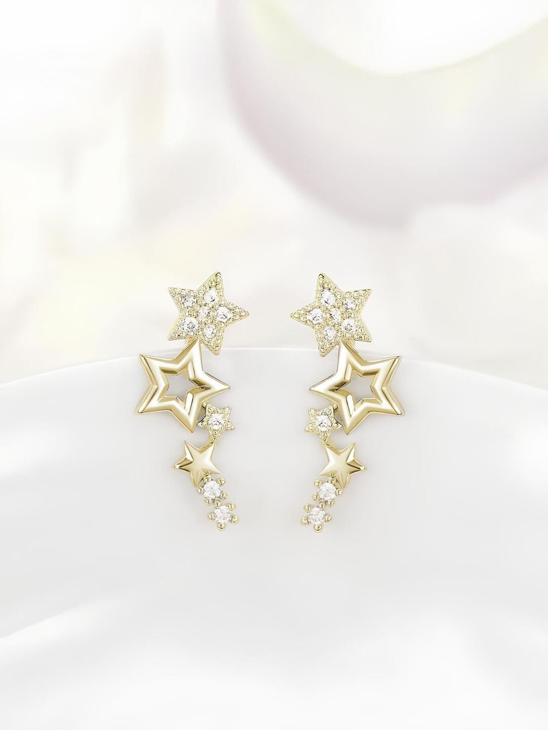 

ANNA CREATIONS Gold-Plated Stone-Studded Star Shaped Ear Cuff Earrings