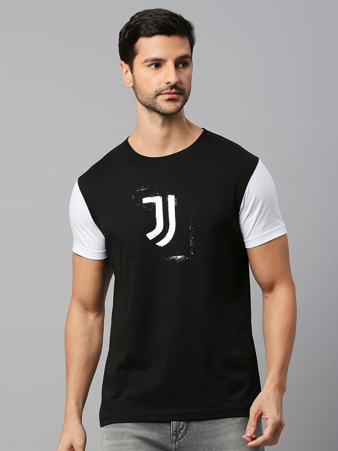 

FanCode Colourblocked Monochrome Regular Fit Cotton Casual T-shirt, White
