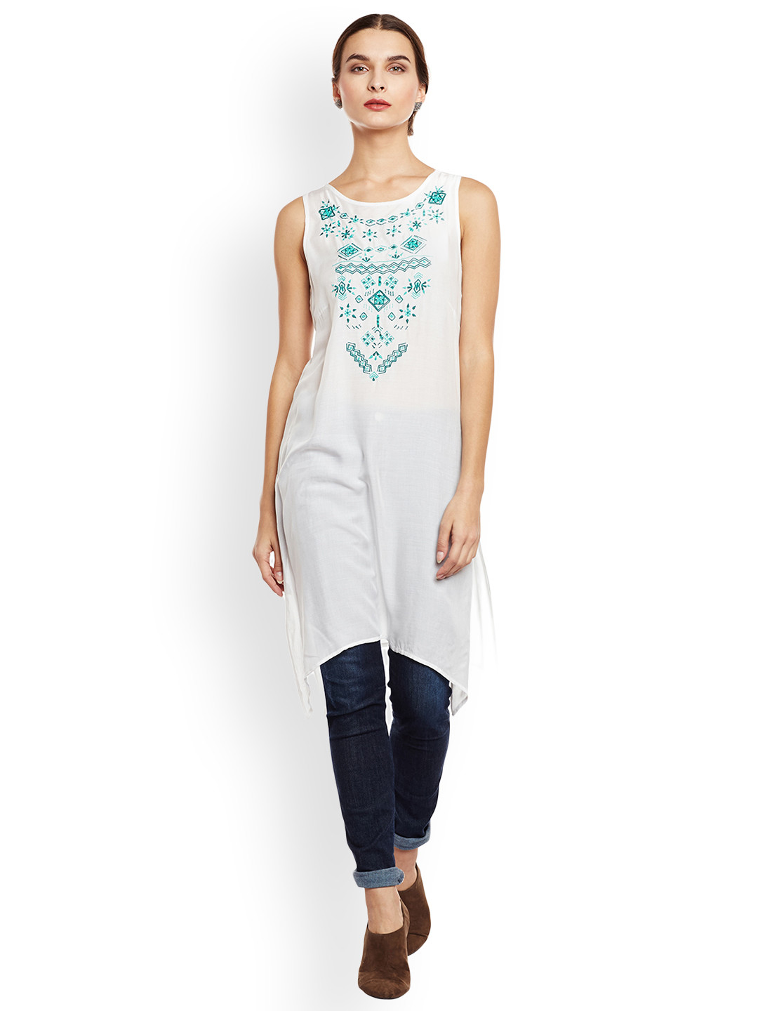 

Oxolloxo White Embroidered Tunic
