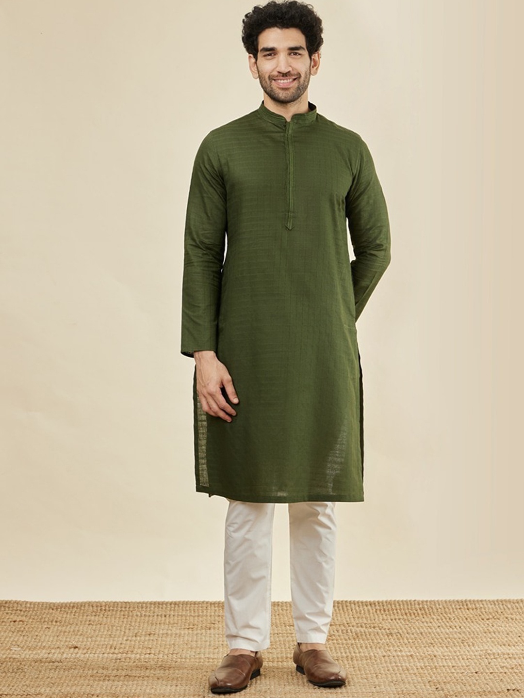 

Manyavar Ethnic Motifs Woven Design Pure Cotton Kurta with Pyjamas, Green