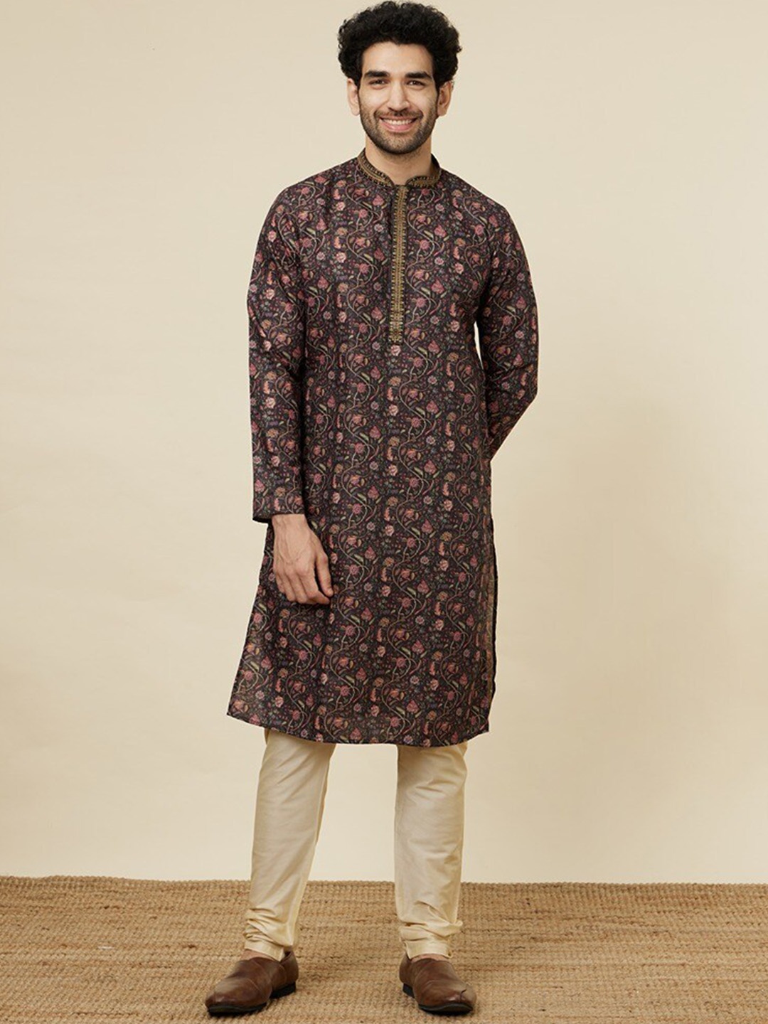 

Manyavar Floral Printed Regular Kurta with Churidar, Black