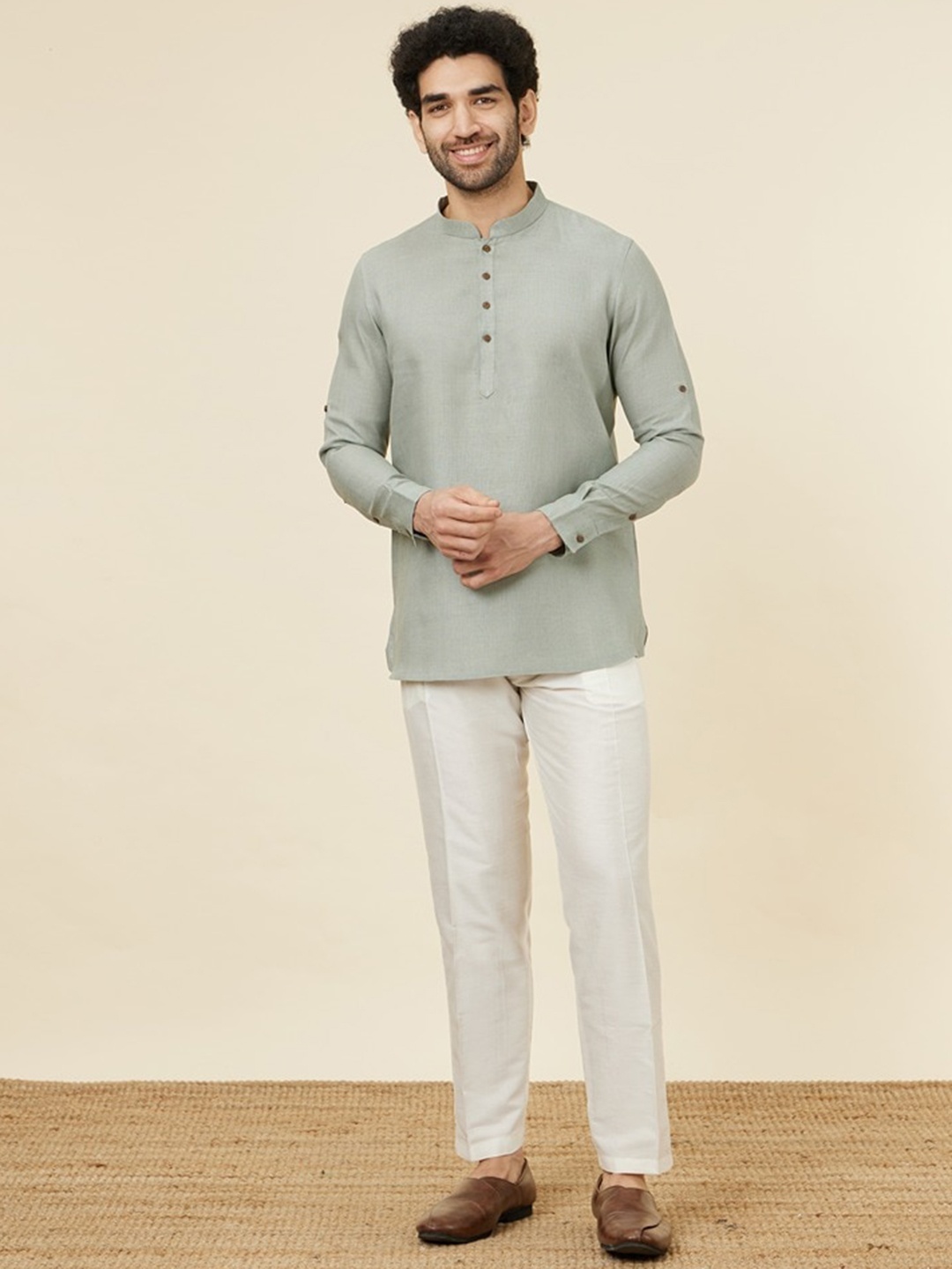 

Manyavar Mandarin Collar Straight Kurta, Green