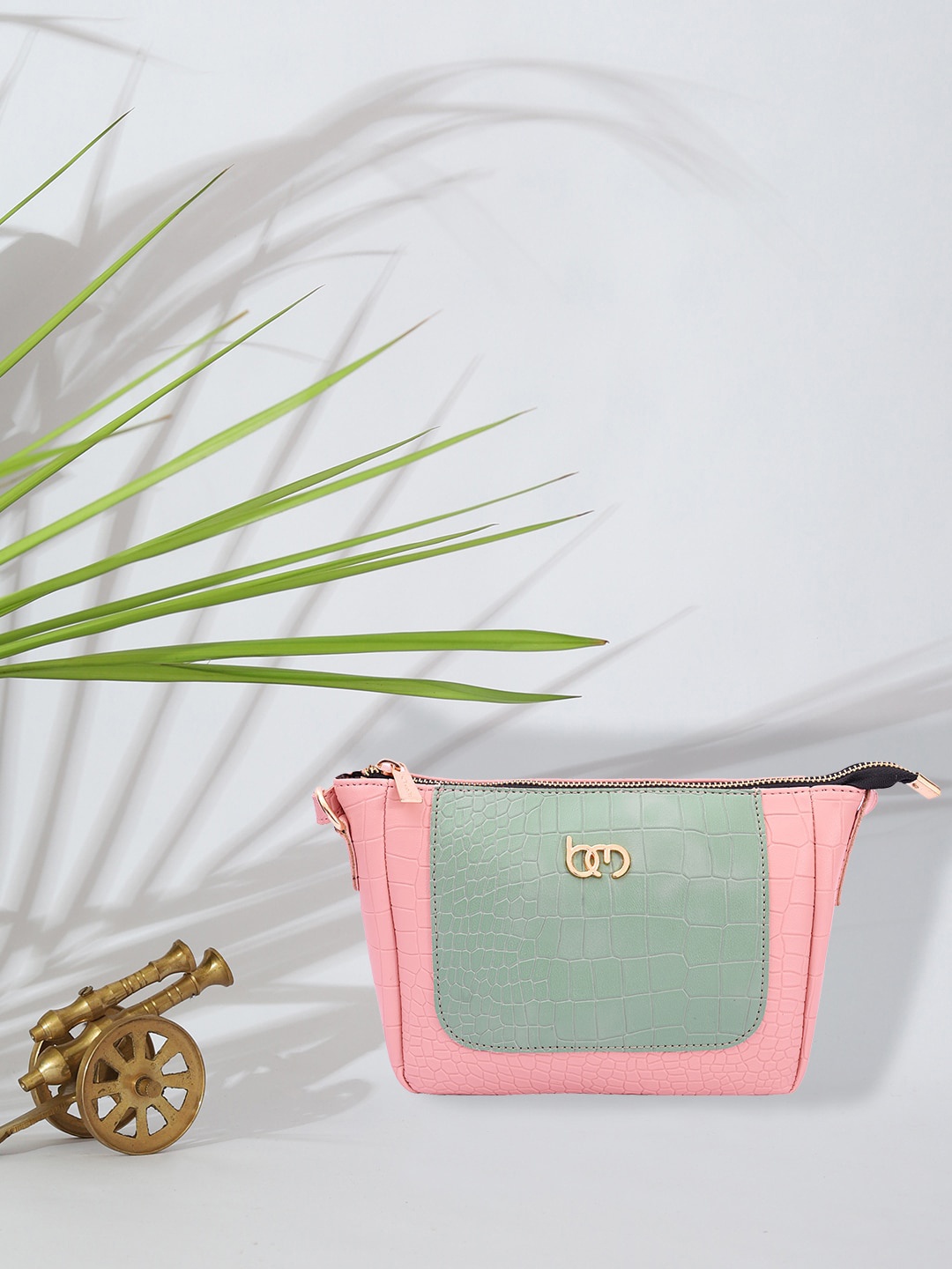 

Bagsy Malone Textured Structured Sling bag, Pink
