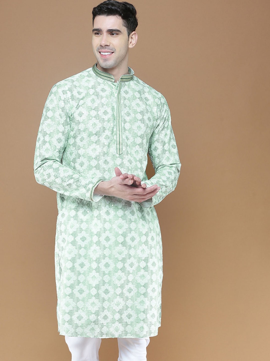 

Sanwara Geometric Printed Mandarin Collar Chikankari Cotton Straight Kurta, Green