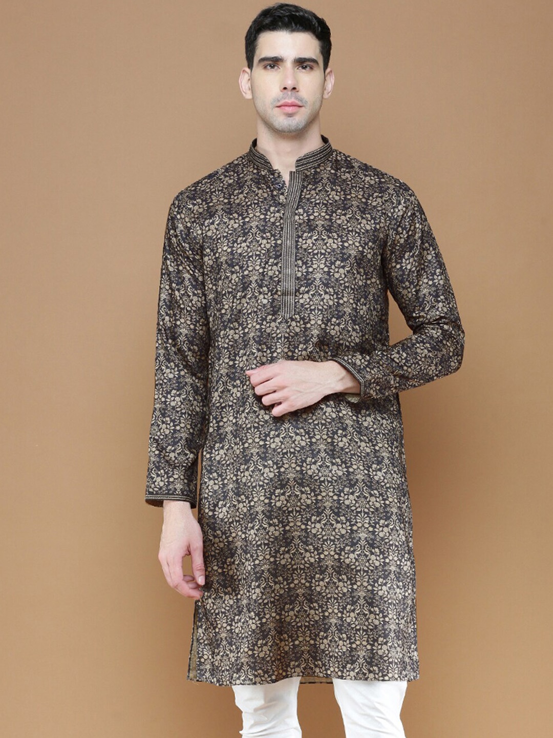 

Sanwara Floral Printed Mandarin Collar Thread Work Silk Straight Kurta, Grey