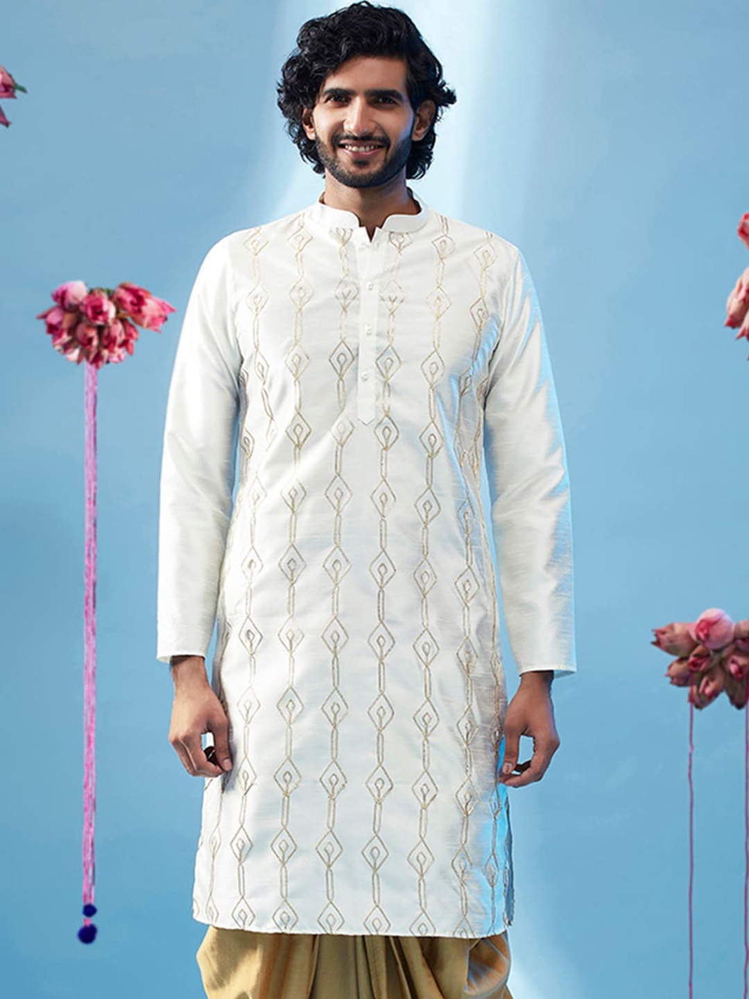 

KISAH Geometric Embroidered Thread Work Straight Kurta, White