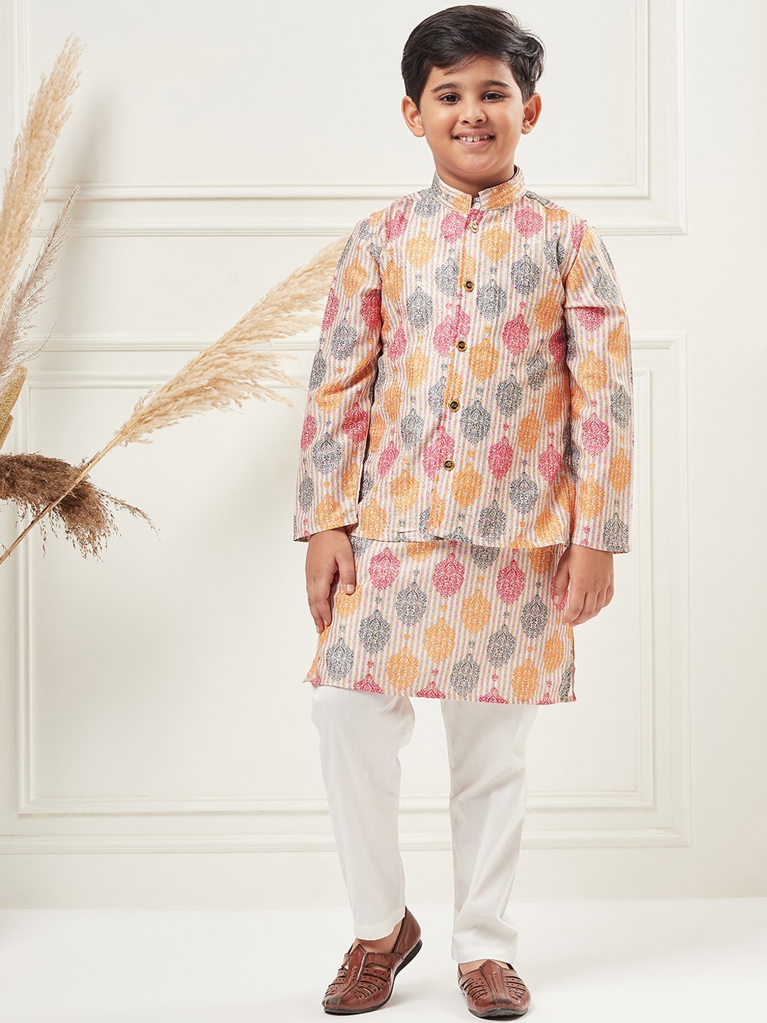 

Stylo Bug Boys Ethnic Motifs Printed Kurta With Trousers & Nehru Jacket, Yellow