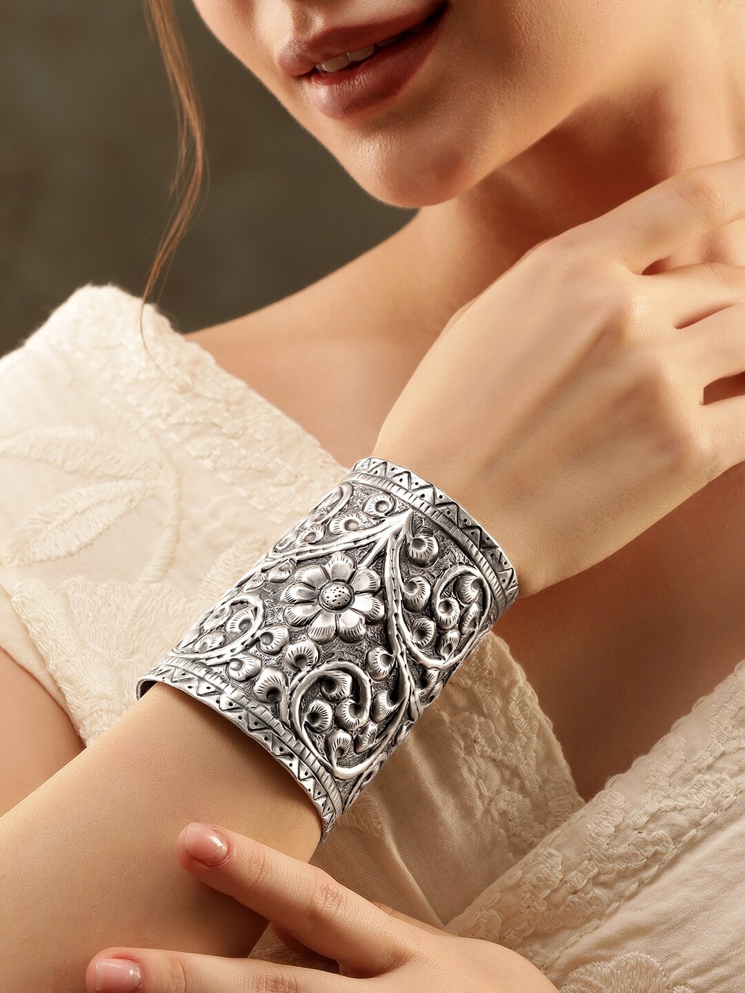 

Rubans Oxidised Silver-Plated Embossed Statement Cuff Bracelet