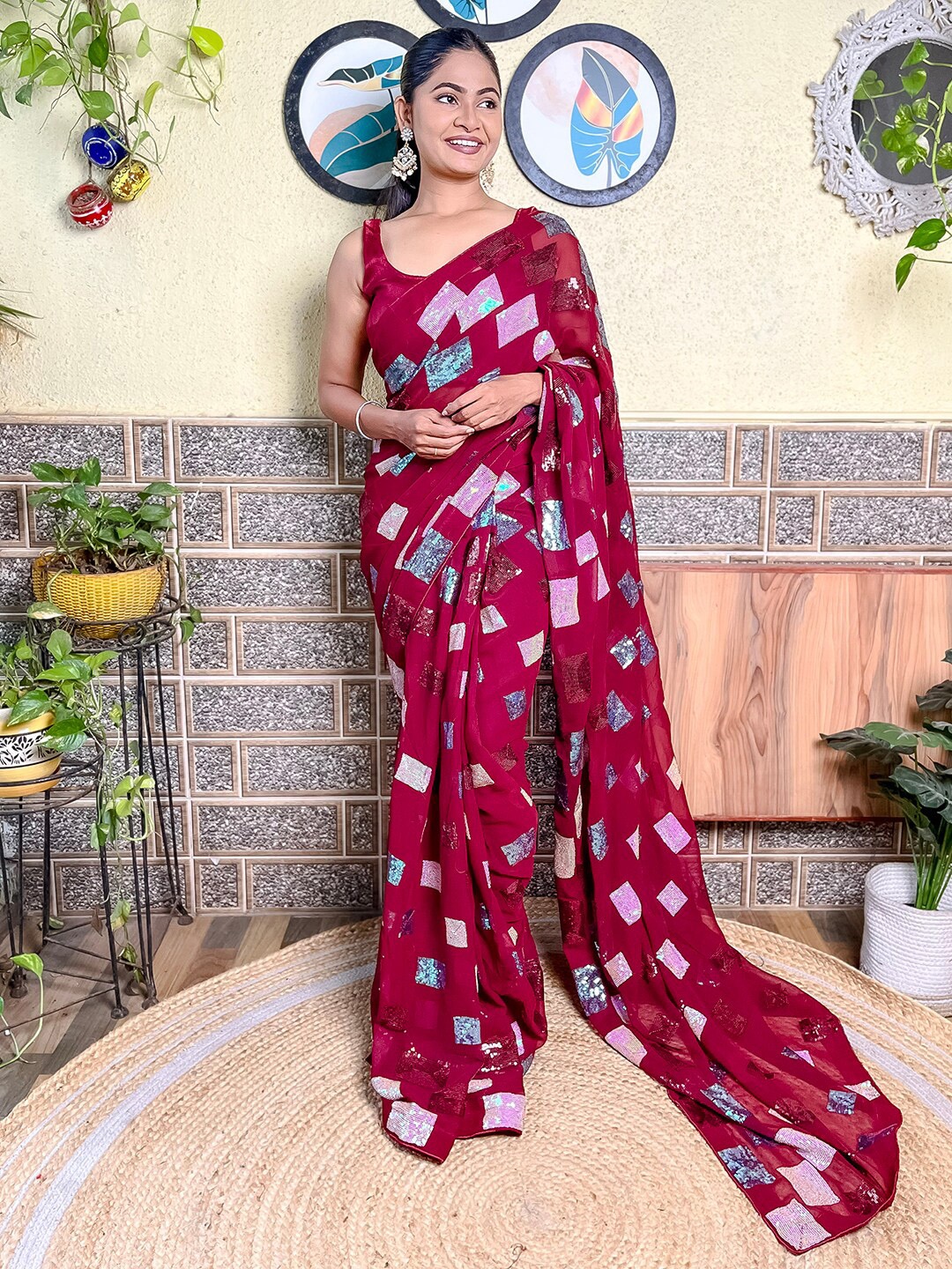 

Mitera Geometric Embellished Sequinned Pure Georgette Saree, Maroon