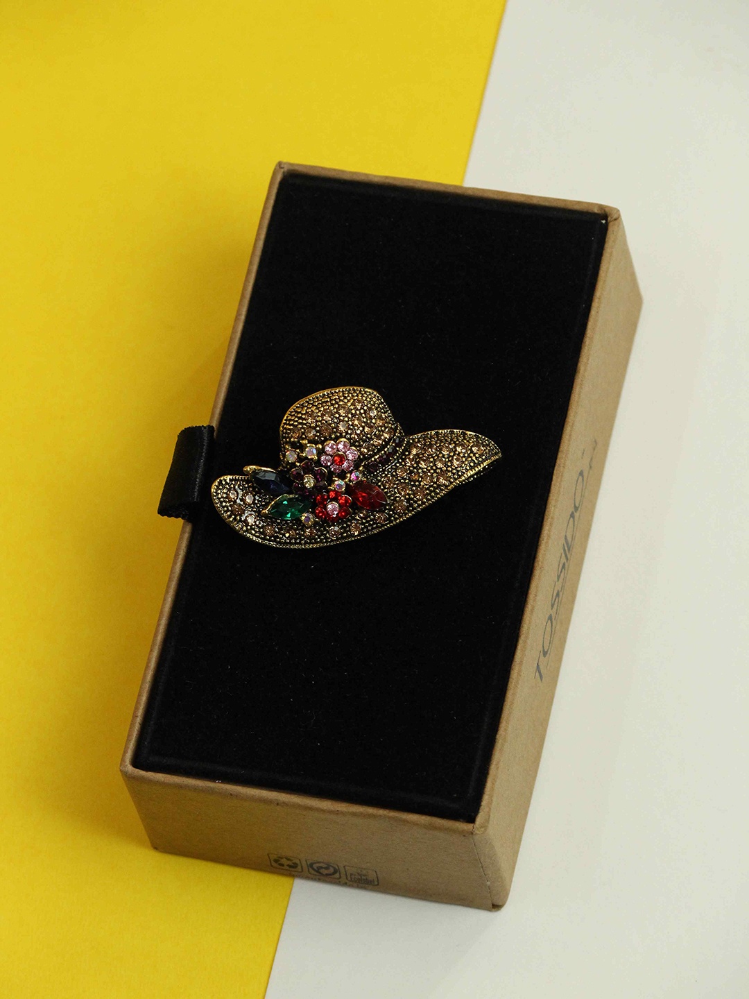 

Tossido Golden Hat Brooch, Gold