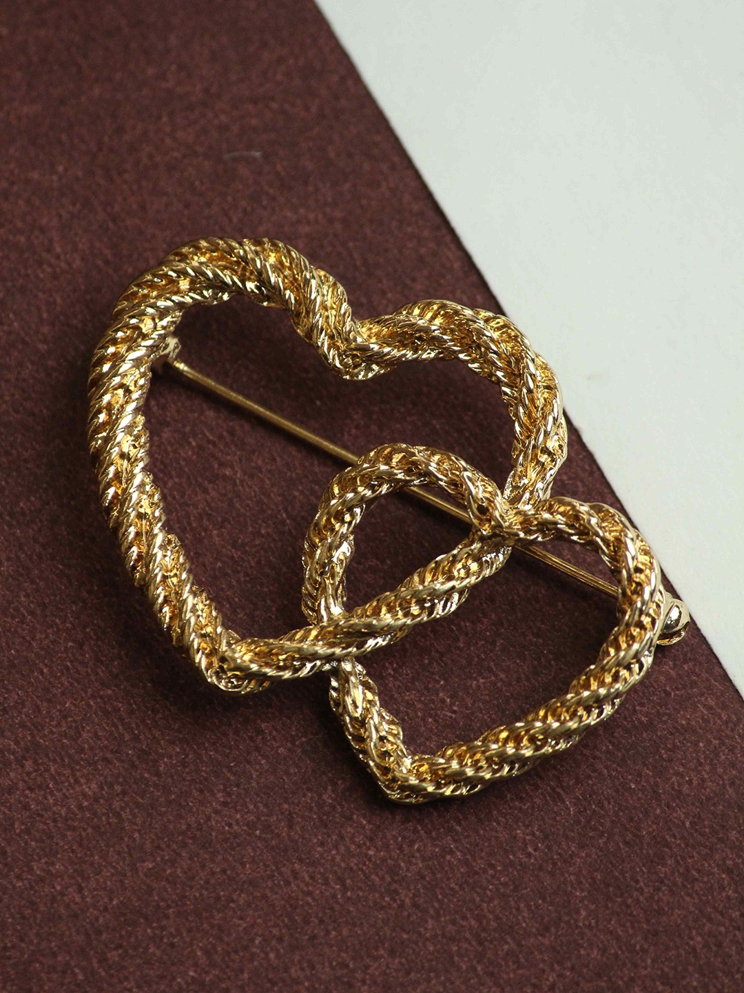 

Tossido Men Hearts-Charm Brooch, Gold