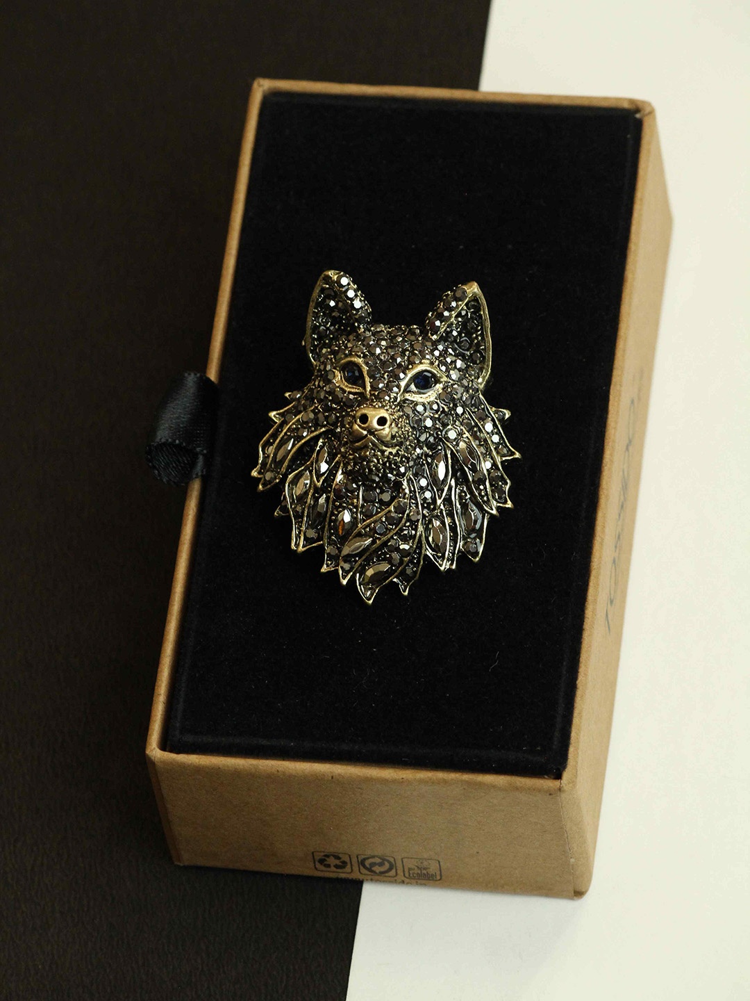 

Tossido Stone-Studded Wolf Brooch, Black