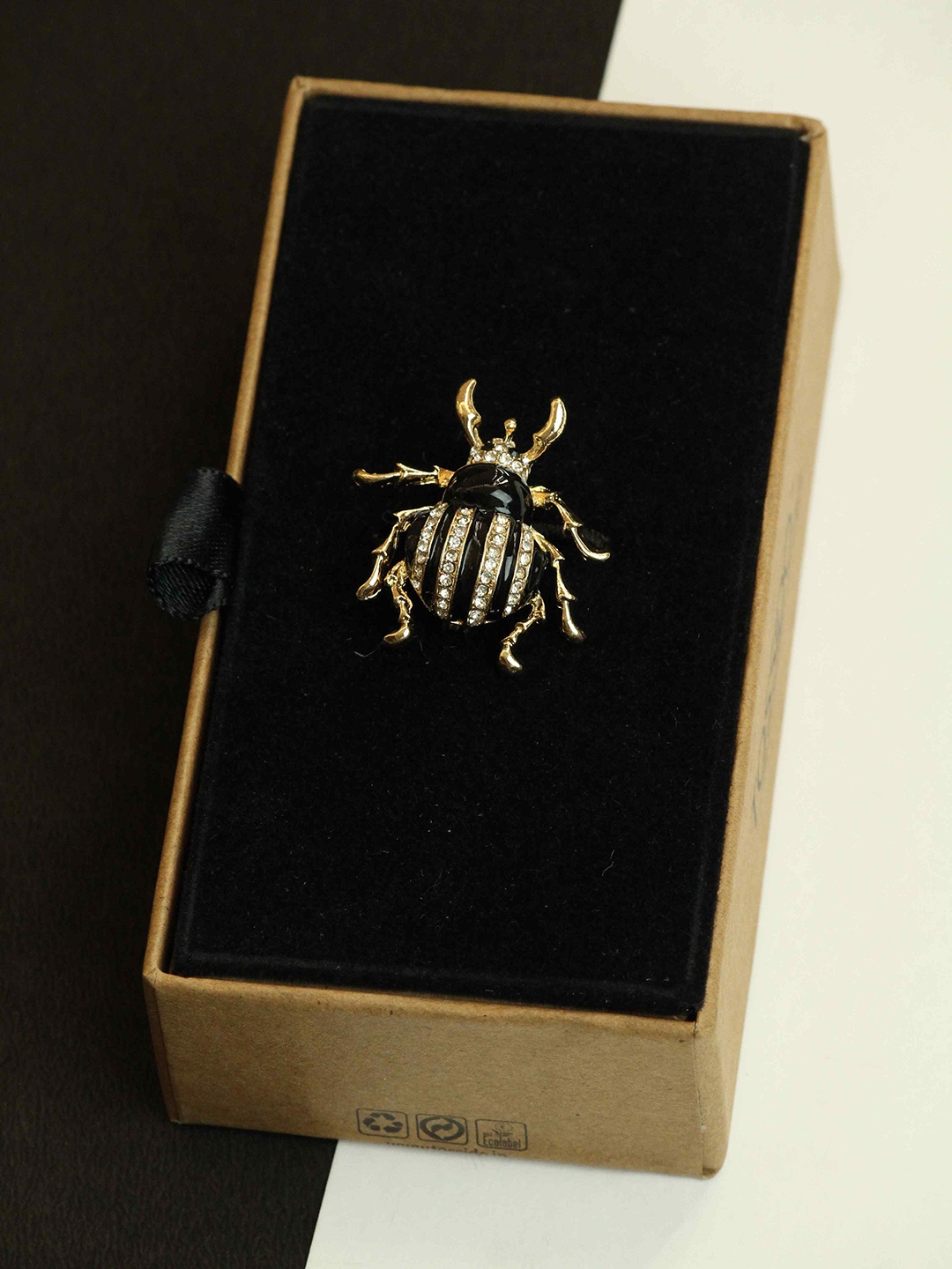 

Tossido Lapel Pin Beetle Brooch, Gold