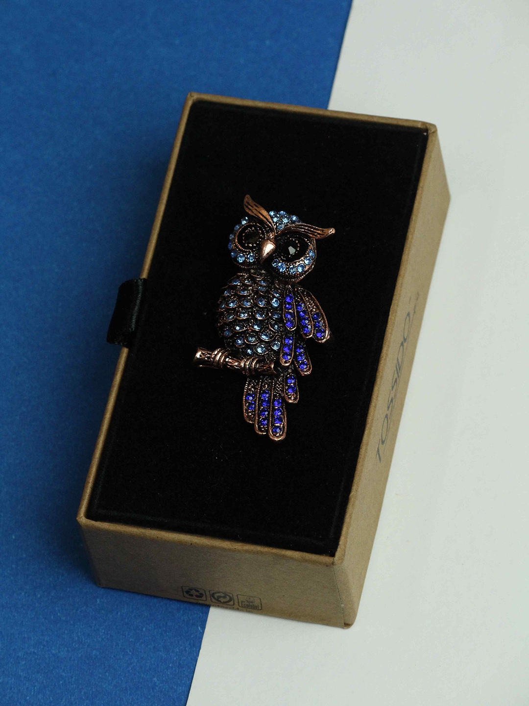 

Tossido Blue Owl Brooch