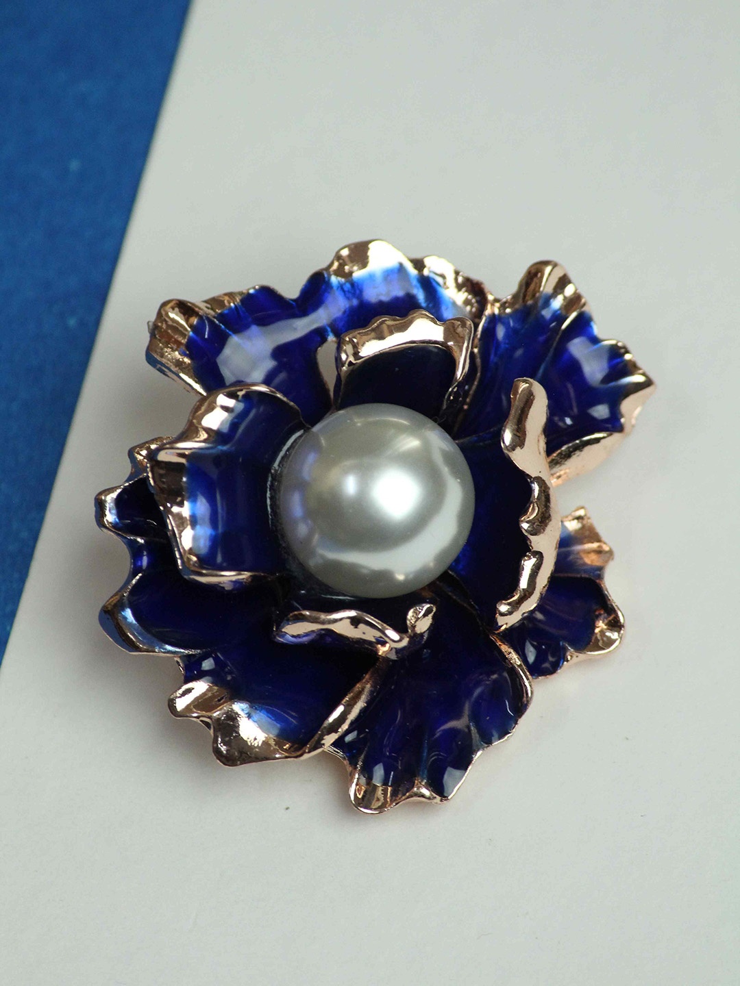

Tossido Pearl in Flower Brooch, Blue