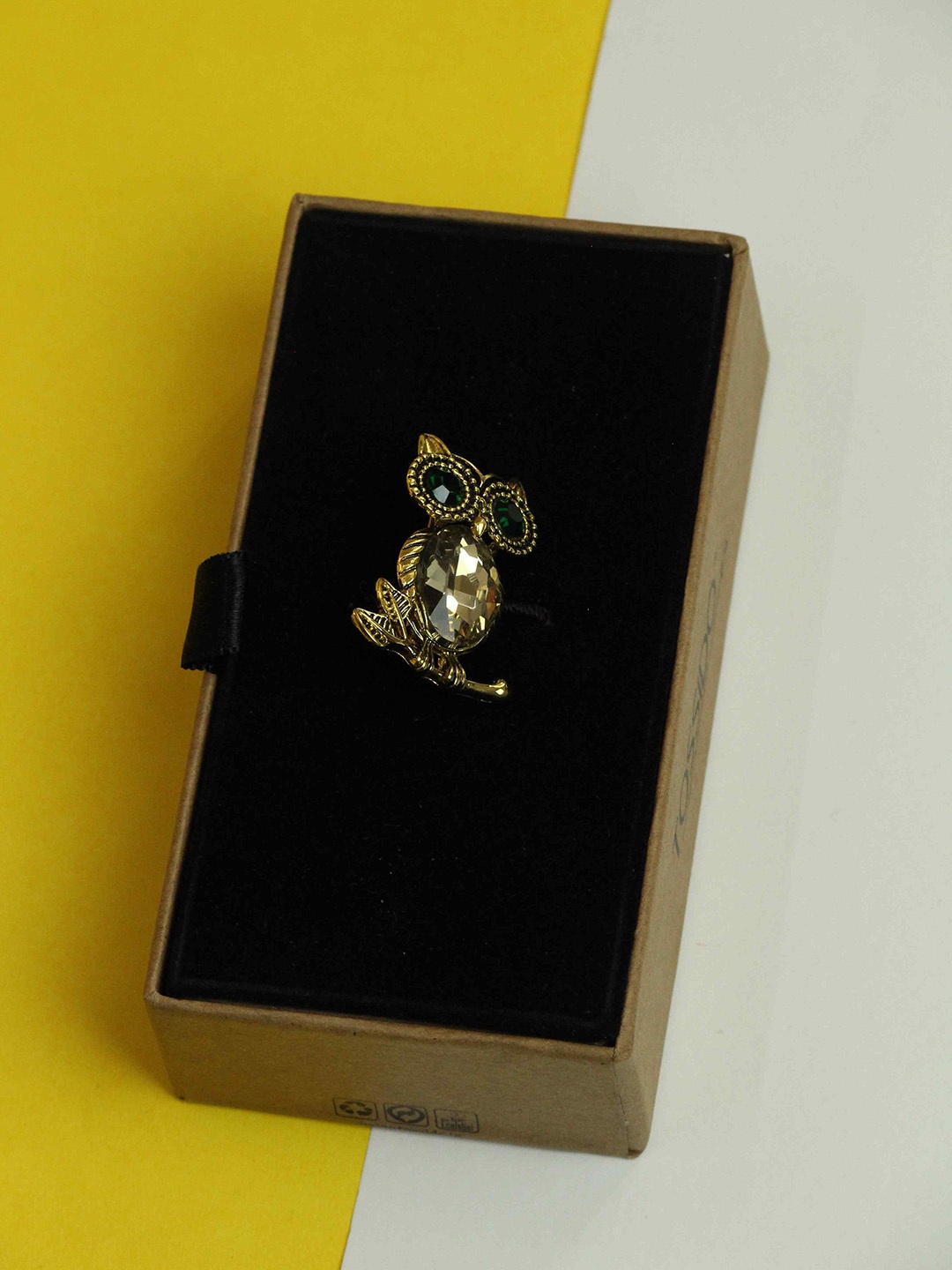 

Tossido Owl Brooch, Gold