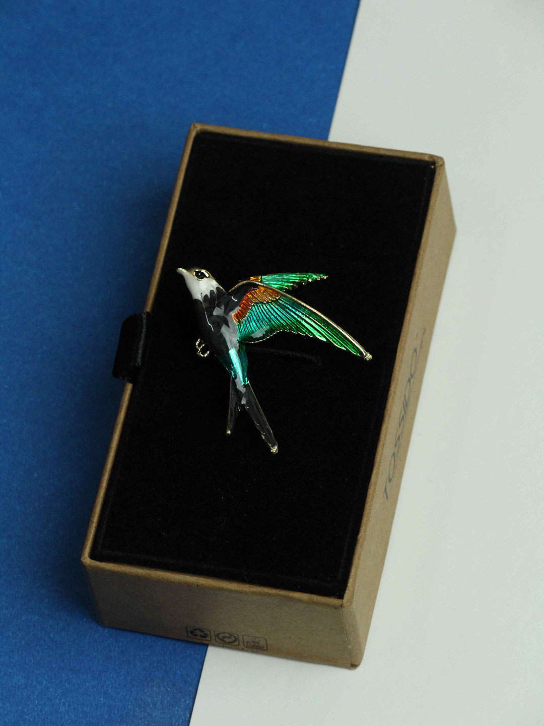 

Tossido Men Bird Brooch, Black