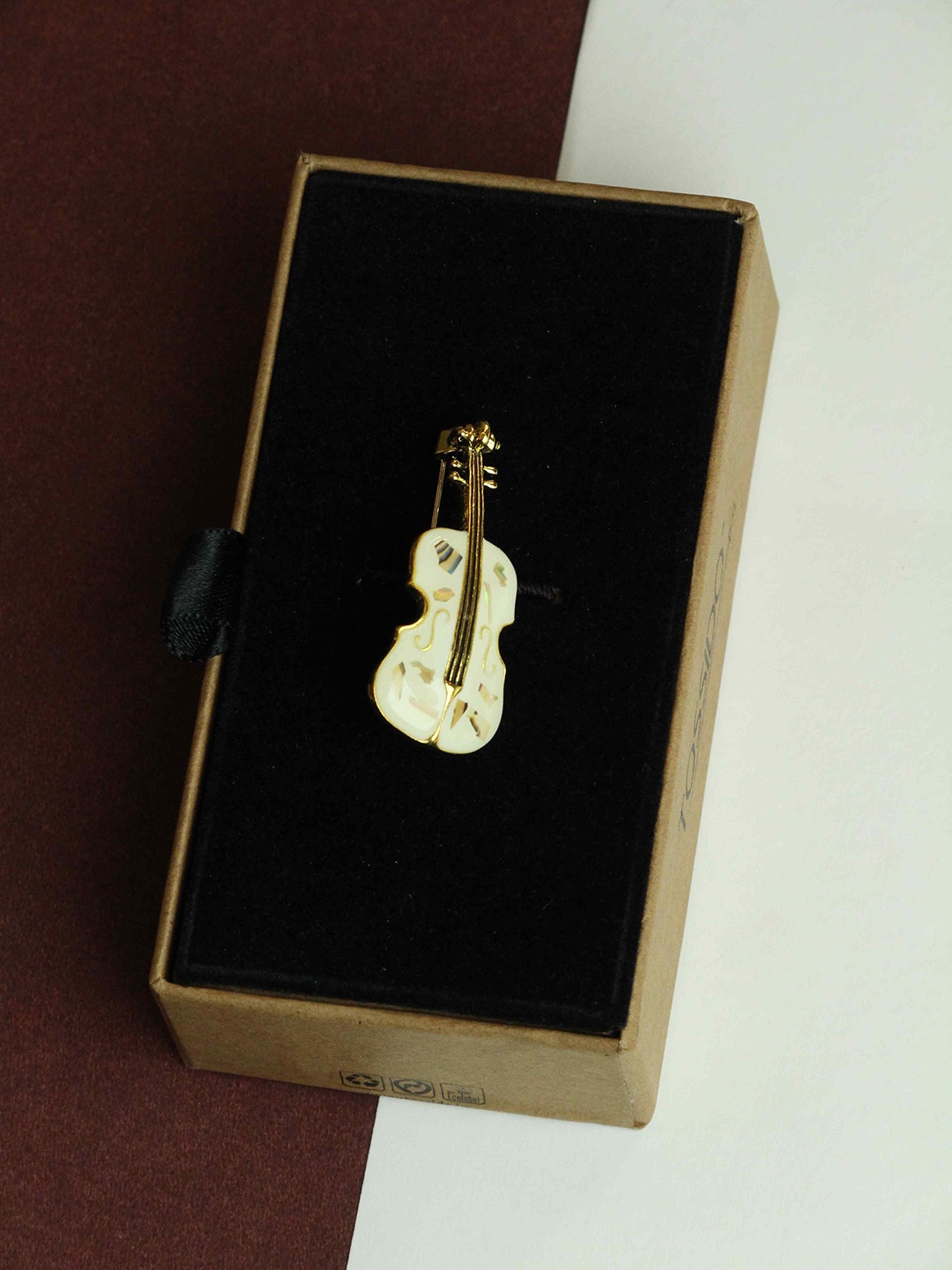 

Tossido Men Violin-Charm Brooch, White