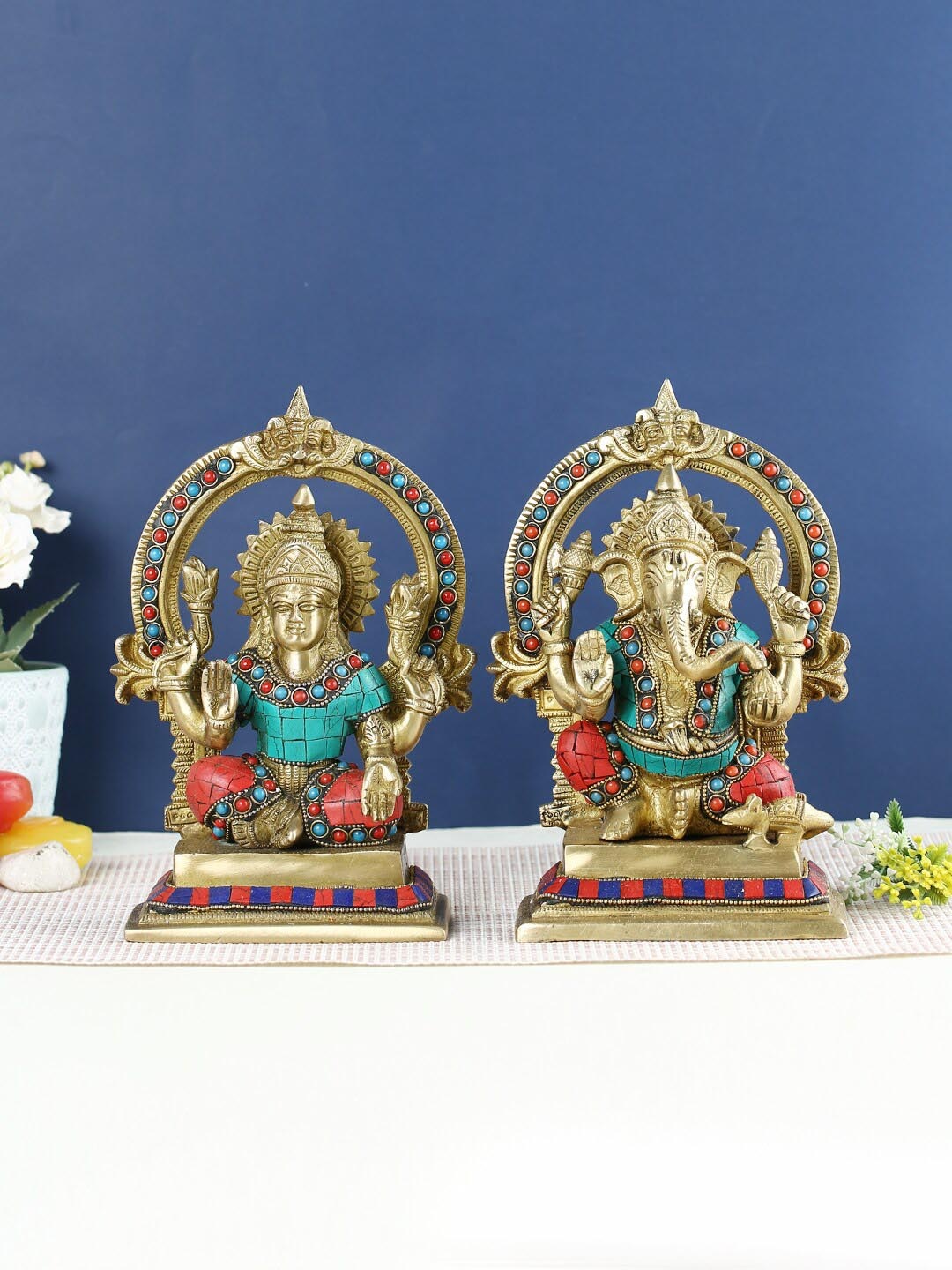 

CraftVatika Red & Blue 2 Pieces Textured Ganesha & Laxmi Brass Idol Showpieces
