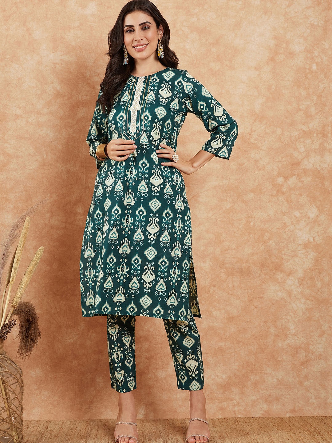 

InWeave Ethnic Motifs Printed Pure Cotton Straight Kurta with Trousers, Teal